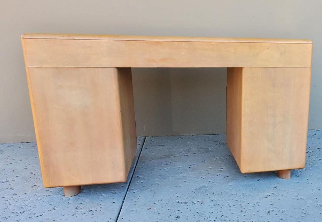 1950 Heywood Wakefield Desk Hardrock Maple Mid Century Modern Stamped 6 cassetti in vendita 2