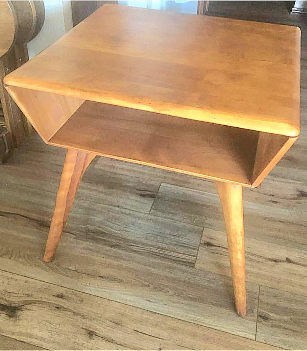 1950s Heywood Wakefield Encore Line Atomic Style Accent Table In Good Condition In Waxahachie, TX