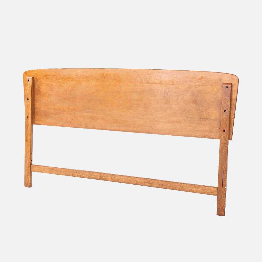 1950s Heywood Wakefield Full Size Headboard in Yellow Birch in vendita 1