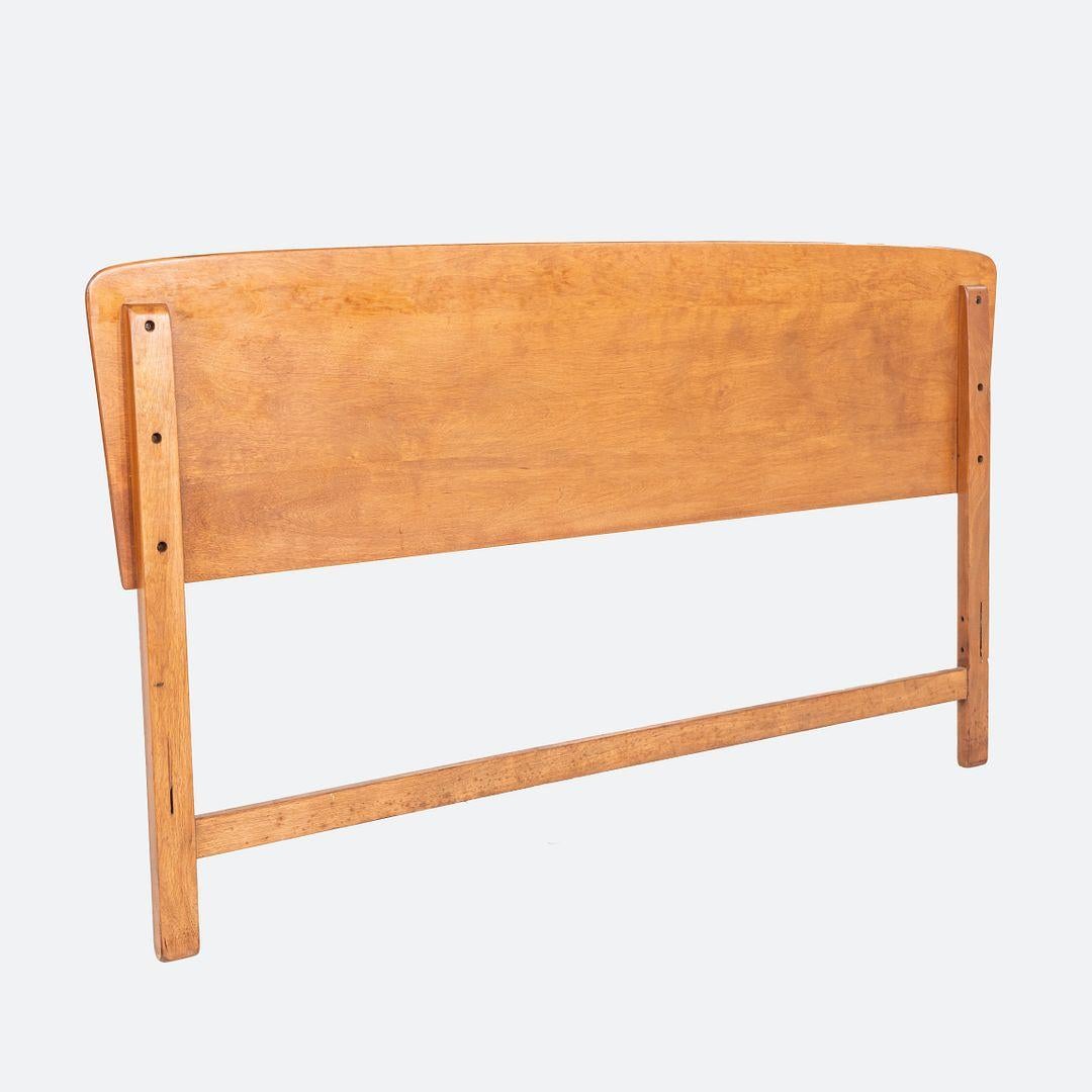 1950s Heywood Wakefield Full Size Headboard in Yellow Birch in vendita 2