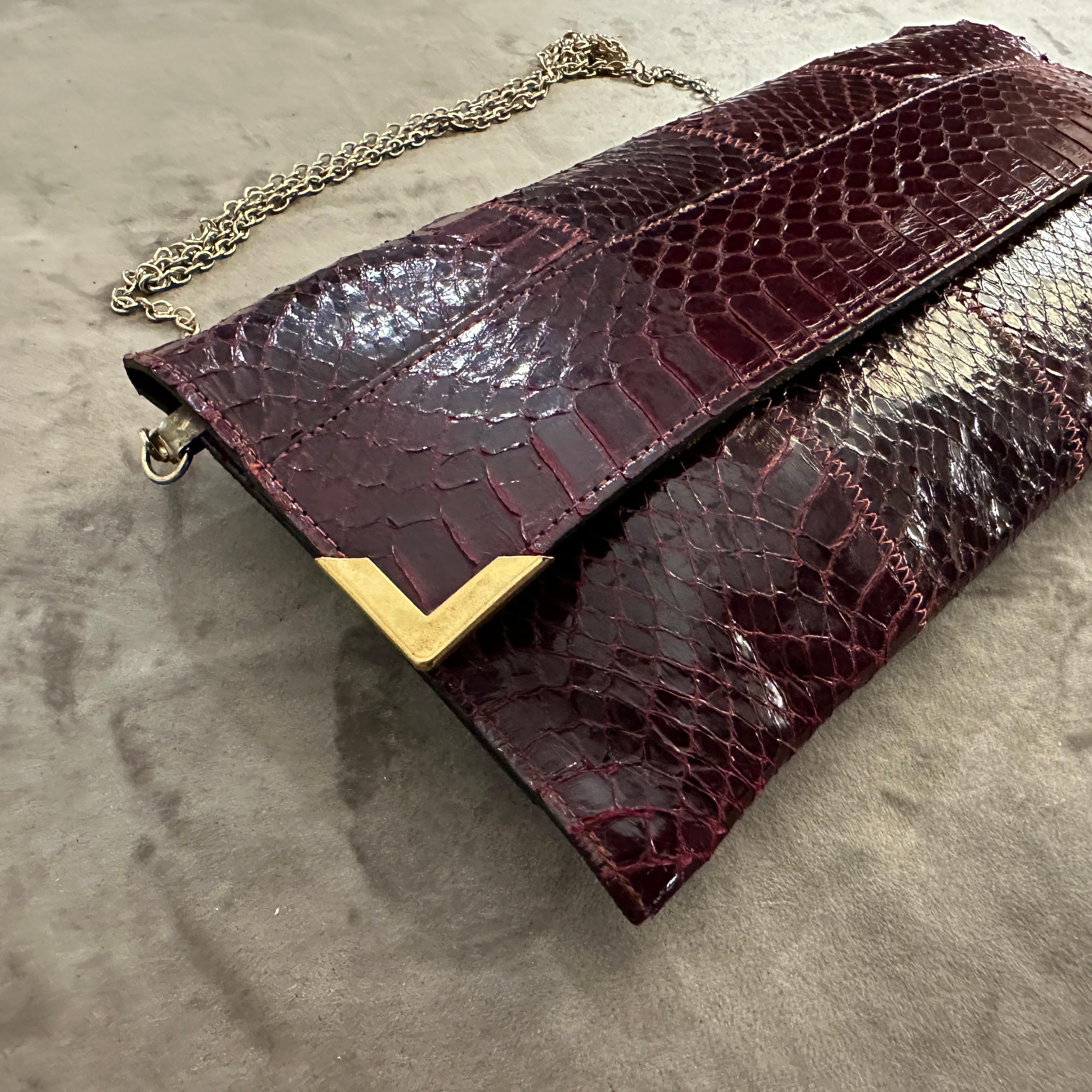 1950s High Quality Burgundy Leather and Brass Italian Shoulder Bag 5
