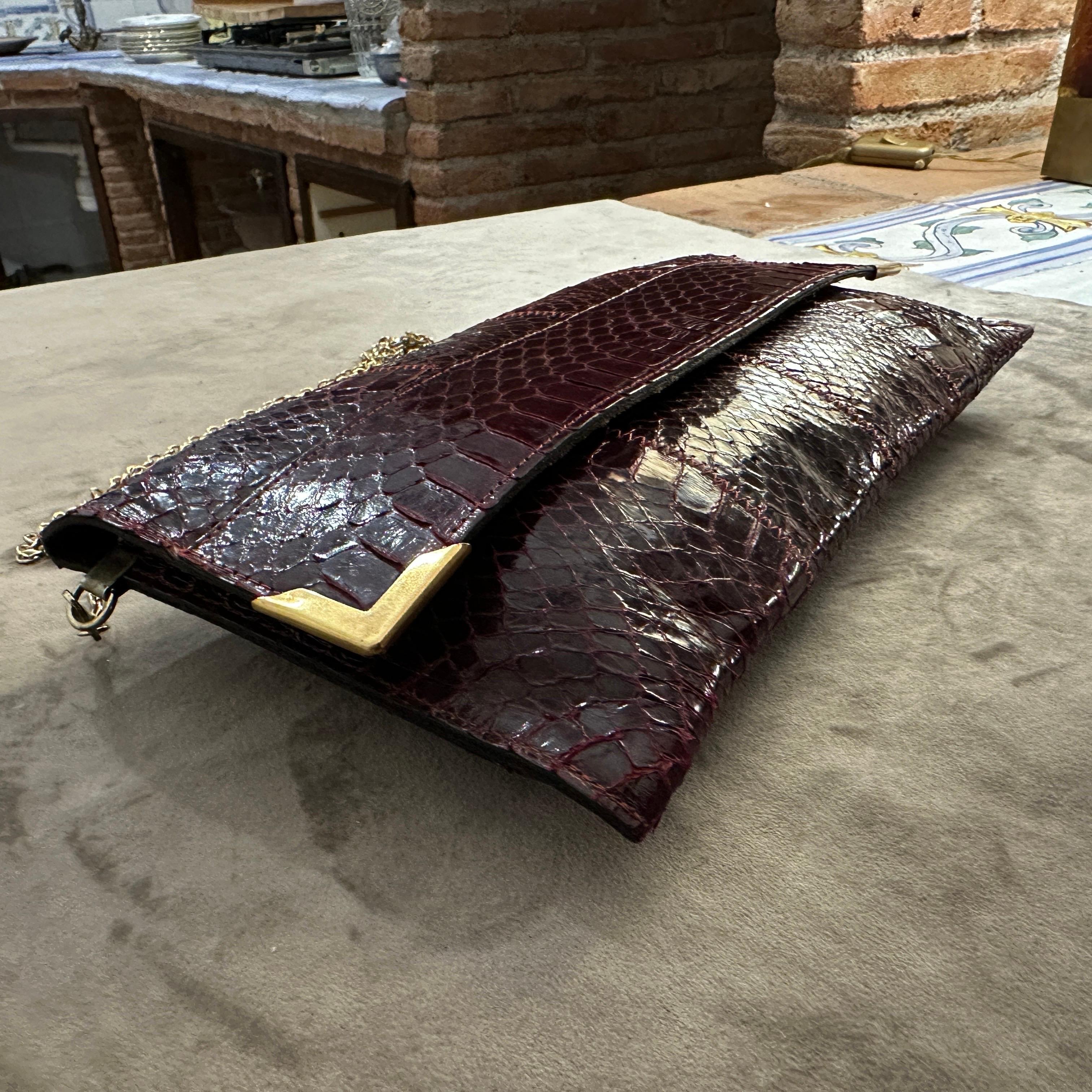1950s High Quality Burgundy Leather and Brass Italian Shoulder Bag 3