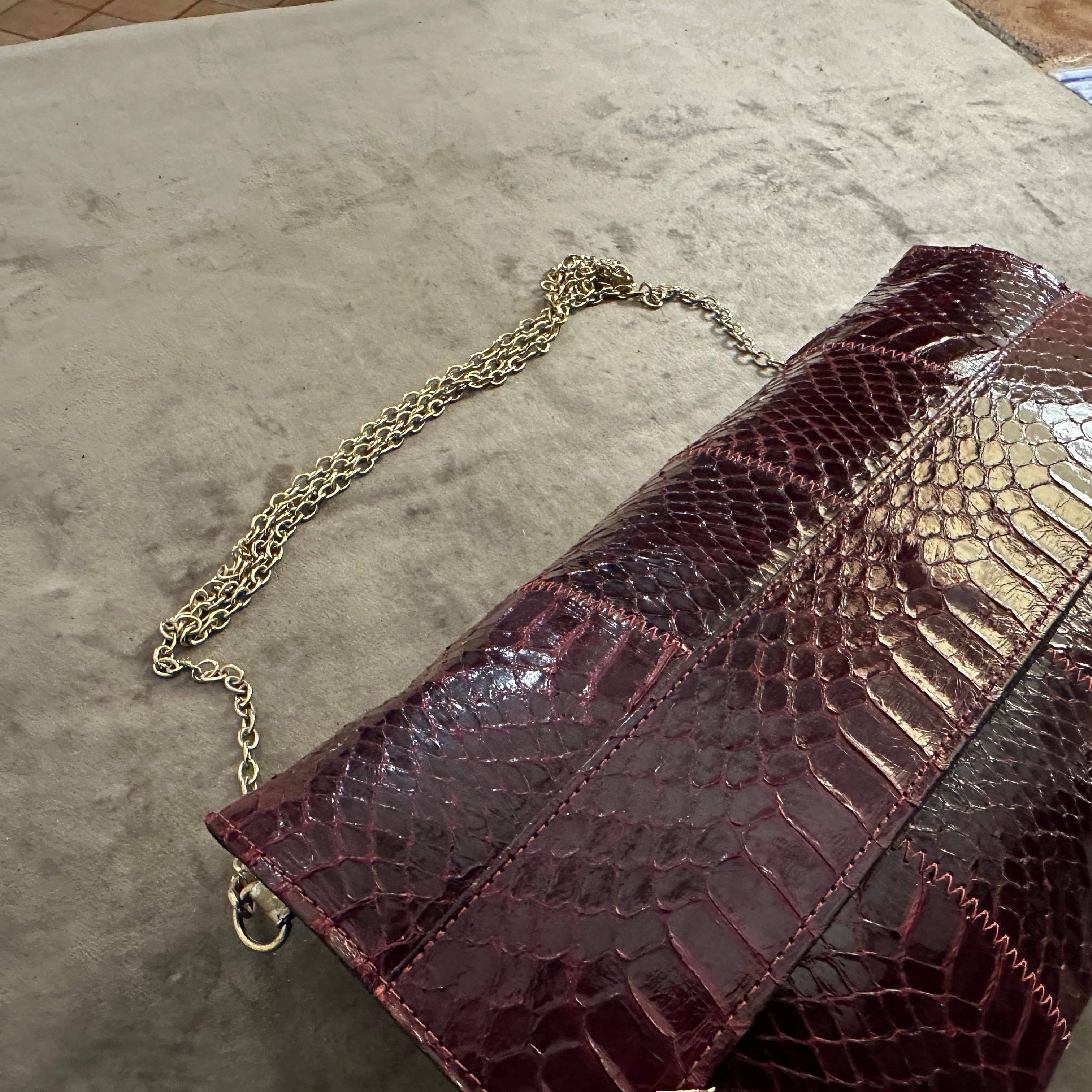 1950s High Quality Burgundy Leather and Brass Italian Shoulder Bag 4