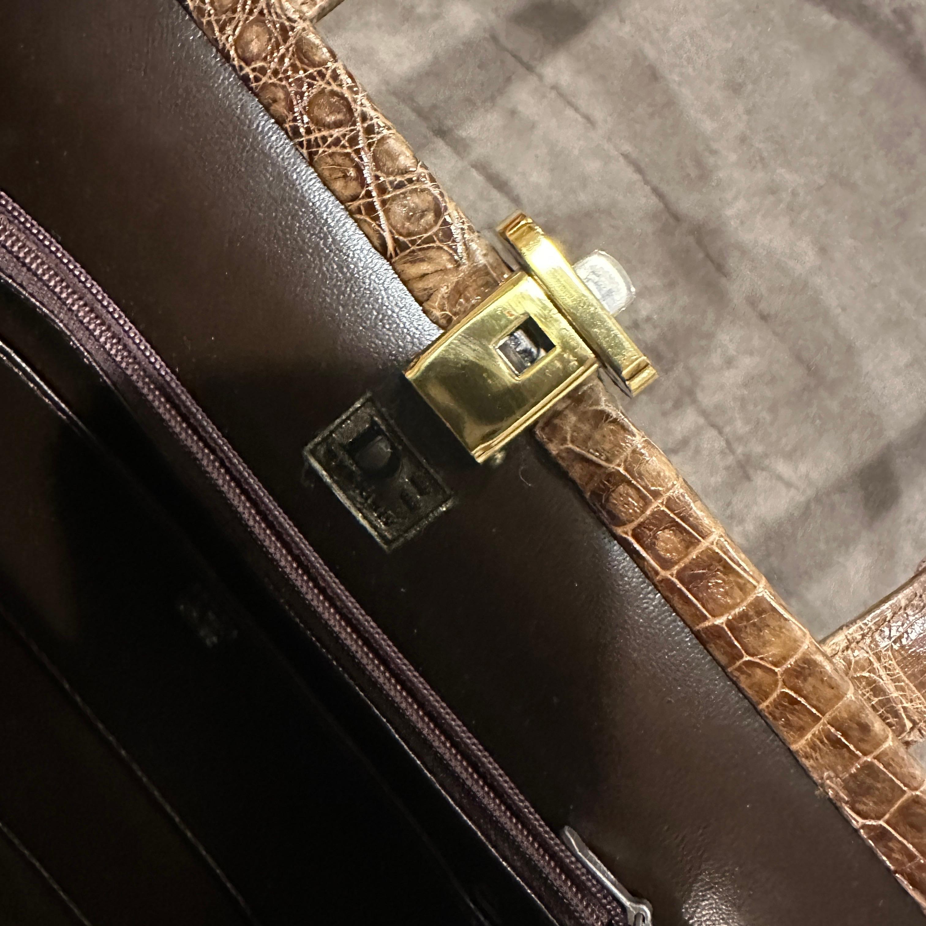 1950s Borsa di alta qualità in pelle marrone chiaro italiana con manico Top-Light in vendita 8