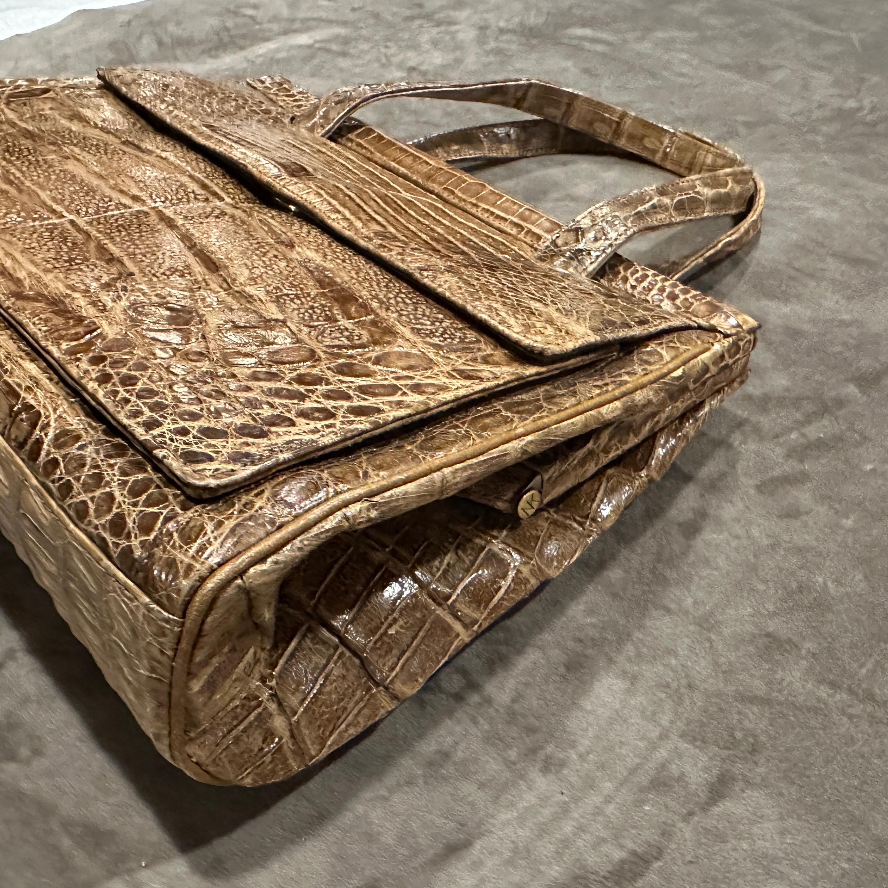 1950s Borsa di alta qualità in pelle marrone chiaro italiana con manico Top-Light In condizioni ottime in vendita a Aci Castello, IT