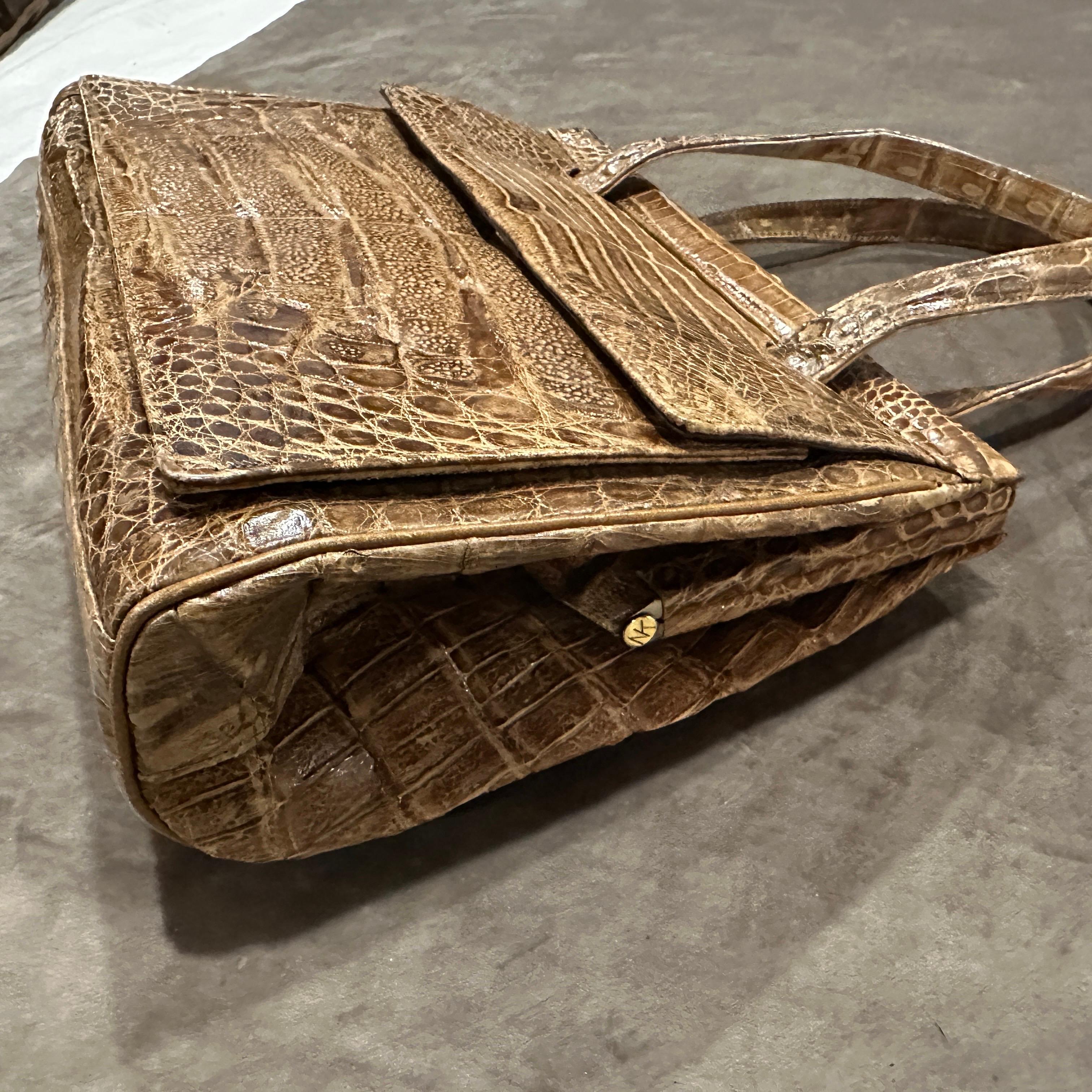 1950s Borsa di alta qualità in pelle marrone chiaro italiana con manico Top-Light in vendita 1