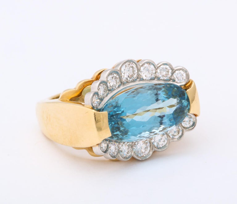 1950s High Quality Scissor Cut Oval Aquamarine with Diamonds Gold Band
