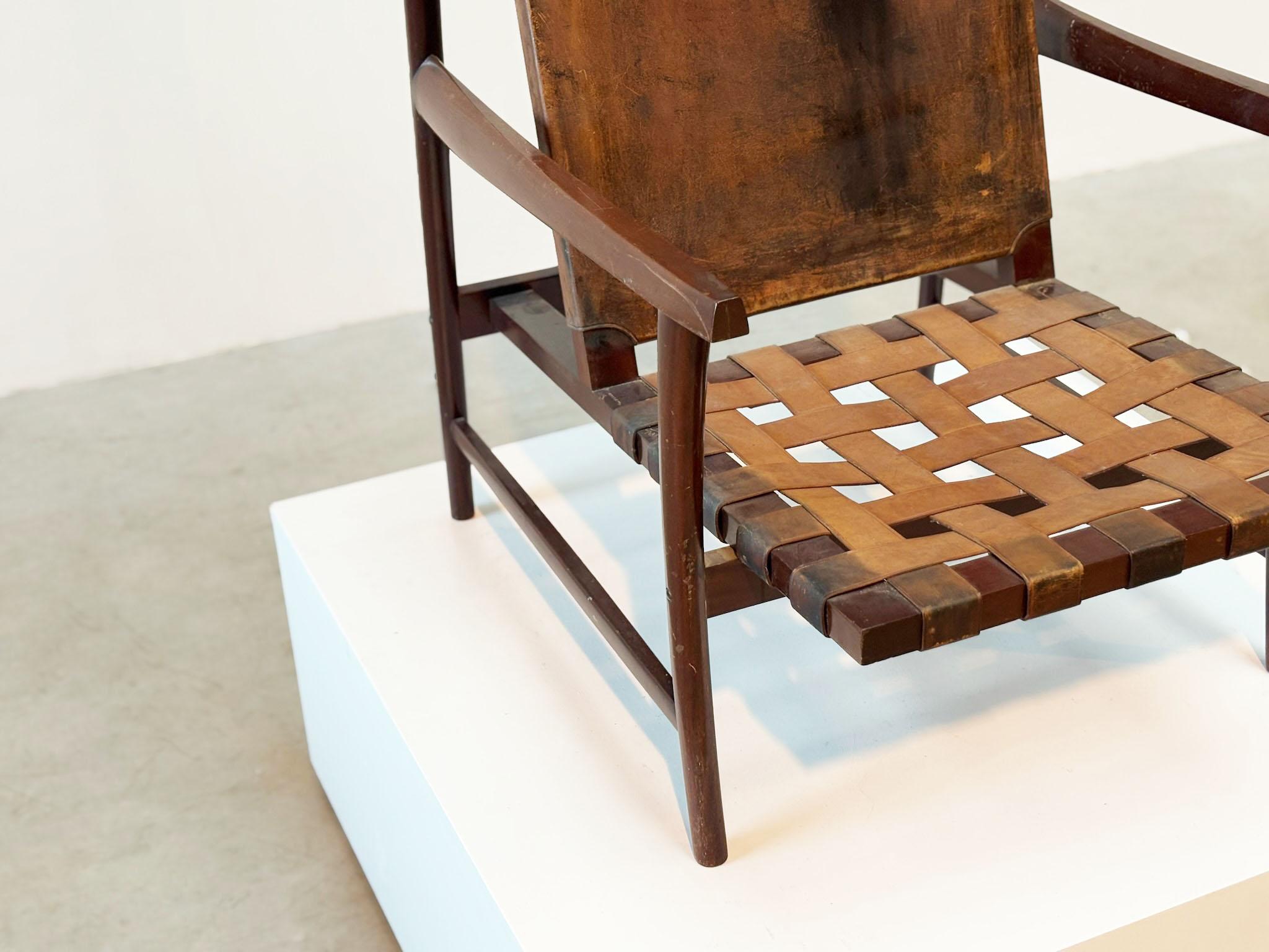 Brésilien Chaise longue brésilienne à dossier haut des années 1950 en vente