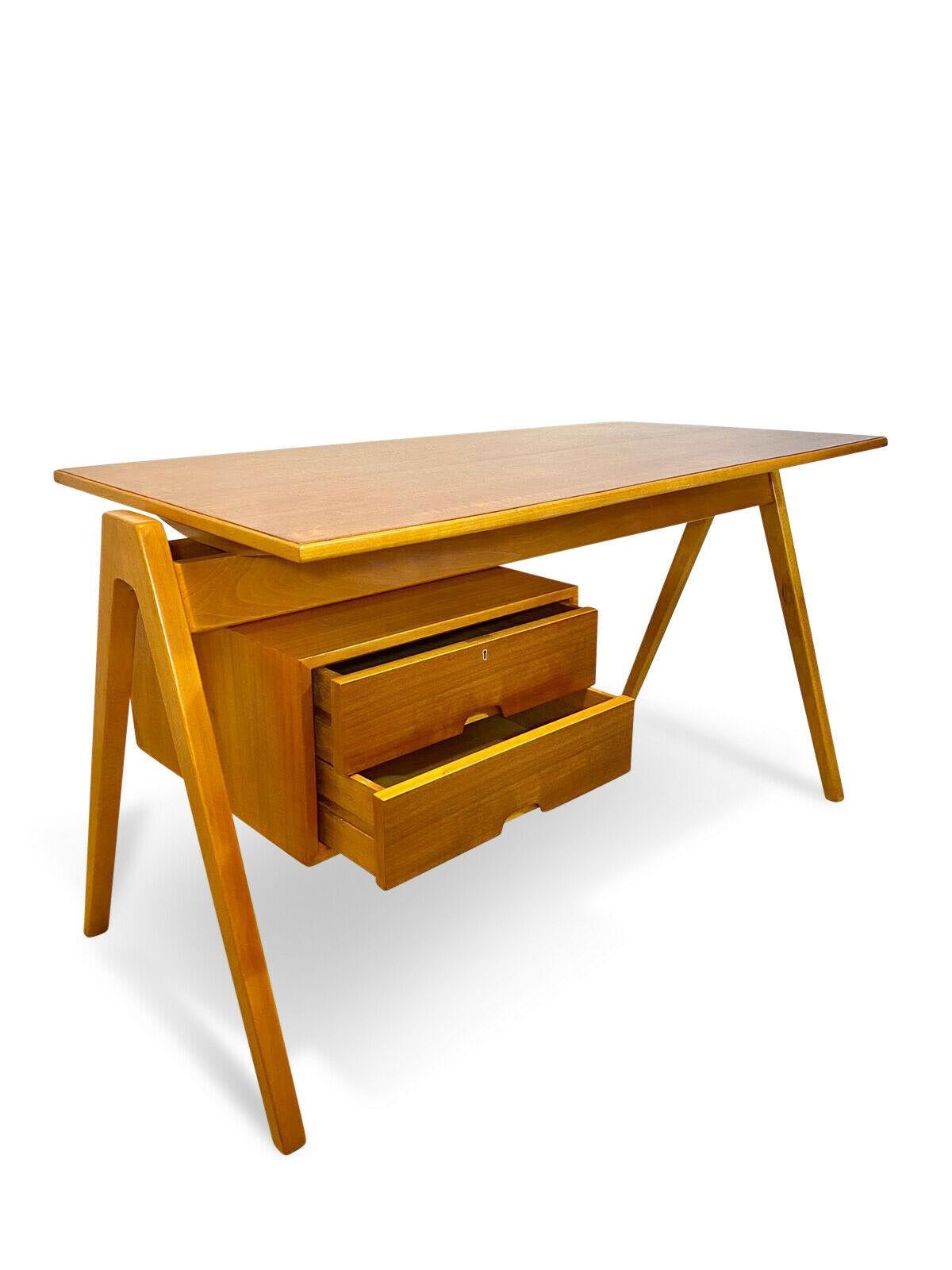 Rare Hillestak desk designed by Robin day for Hille London, 1950s. Beautifully contrasting cherry wood top and drawer fronts with a beech frame and legs, 1969.