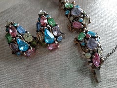 1950er Hollycraft-Armband und Clip-Ohrring in pastellfarbenen Farben