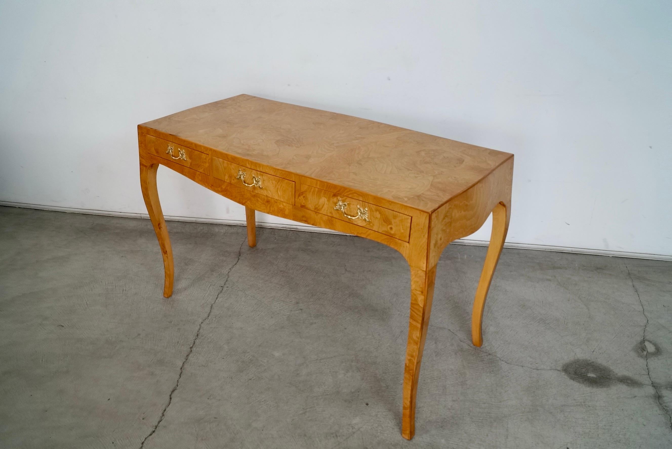 1950's Hollywood Regency Italian Oyster Patchwork Burl Wood Desk In Good Condition In Burbank, CA