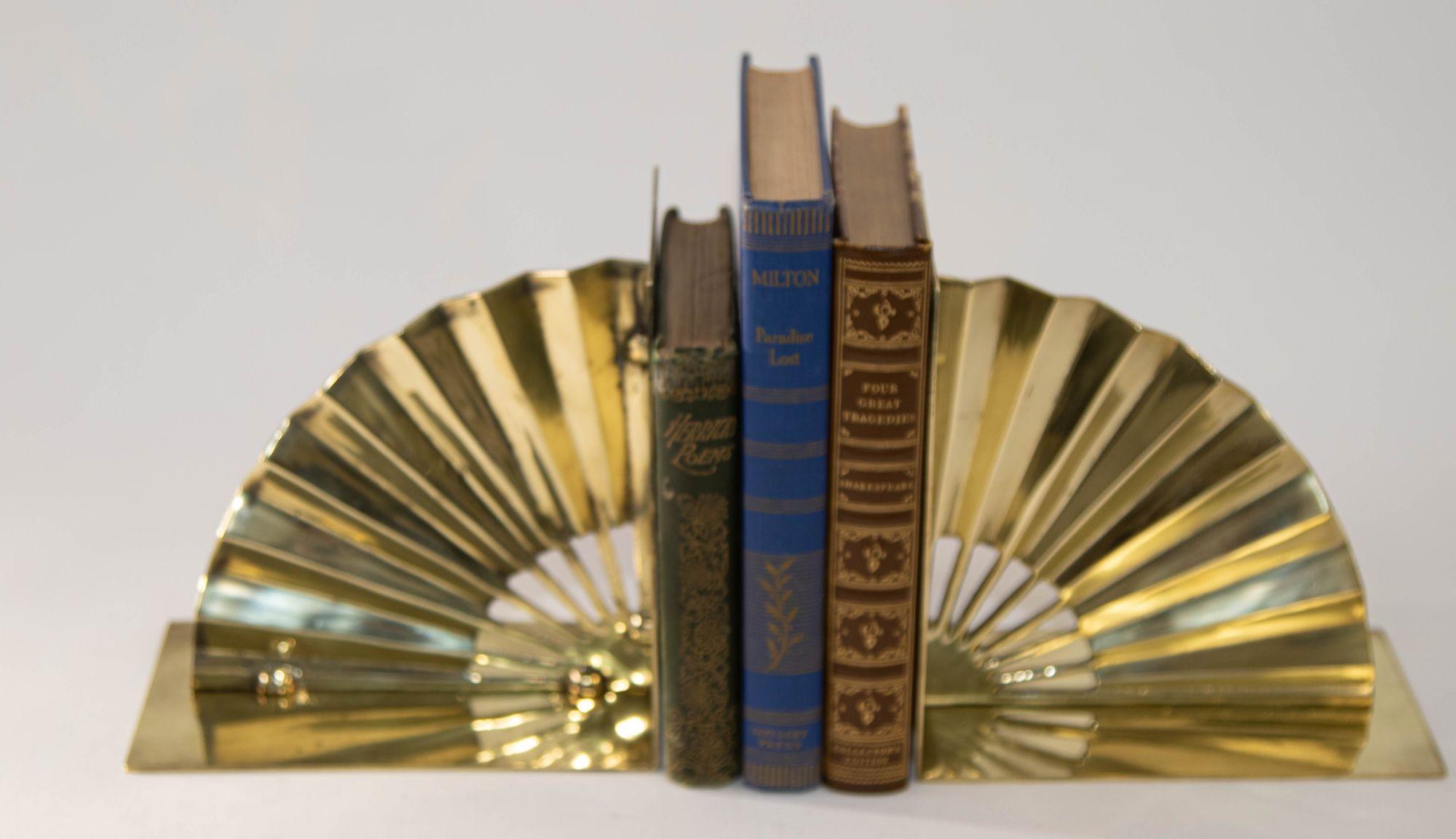 20th Century 1950s Hollywood Regency Solid Polished Brass Bookends Asian Fan Shaped For Sale