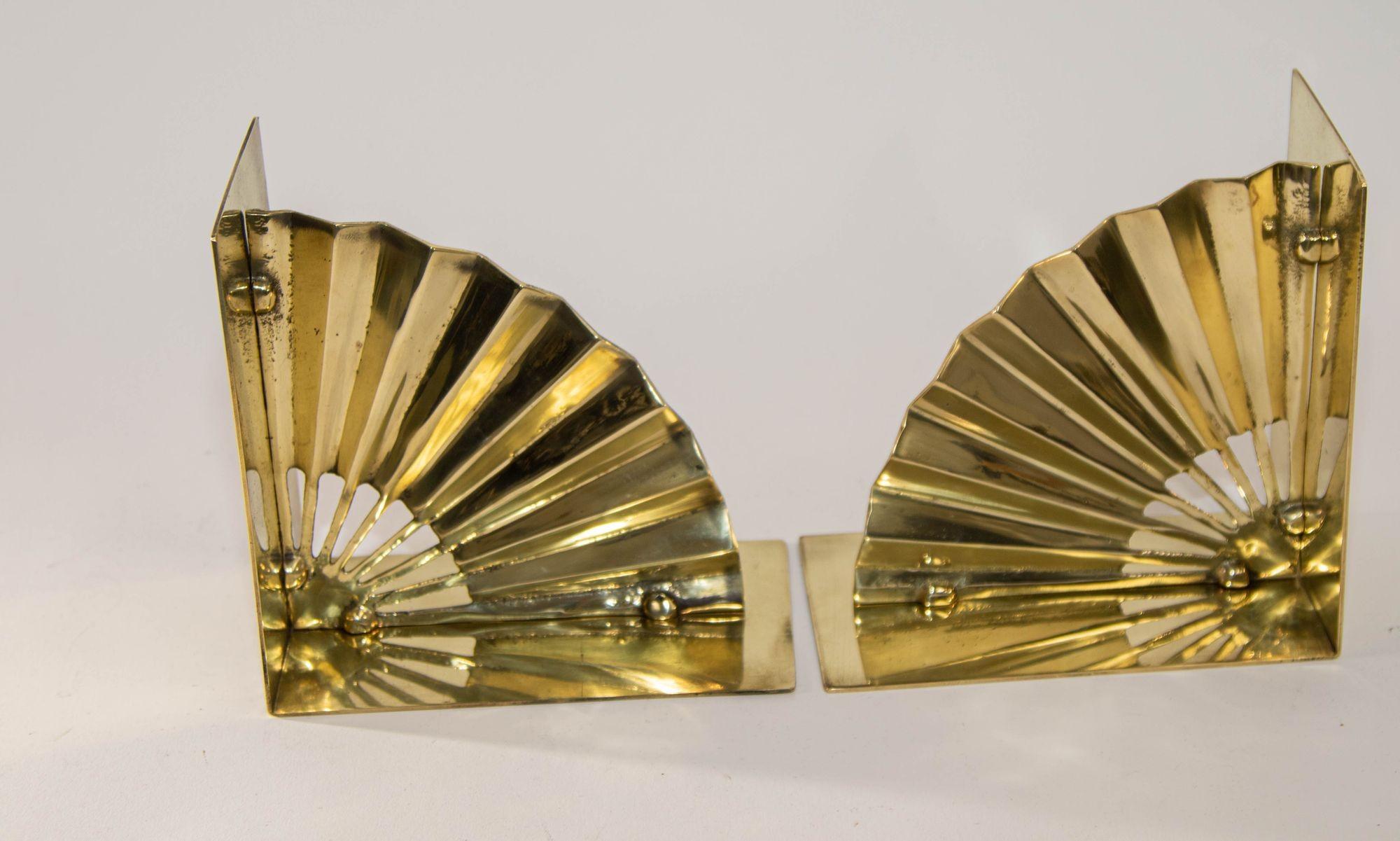 1950s Hollywood Regency Solid Polished Brass Bookends Asian Fan Shaped For Sale 4