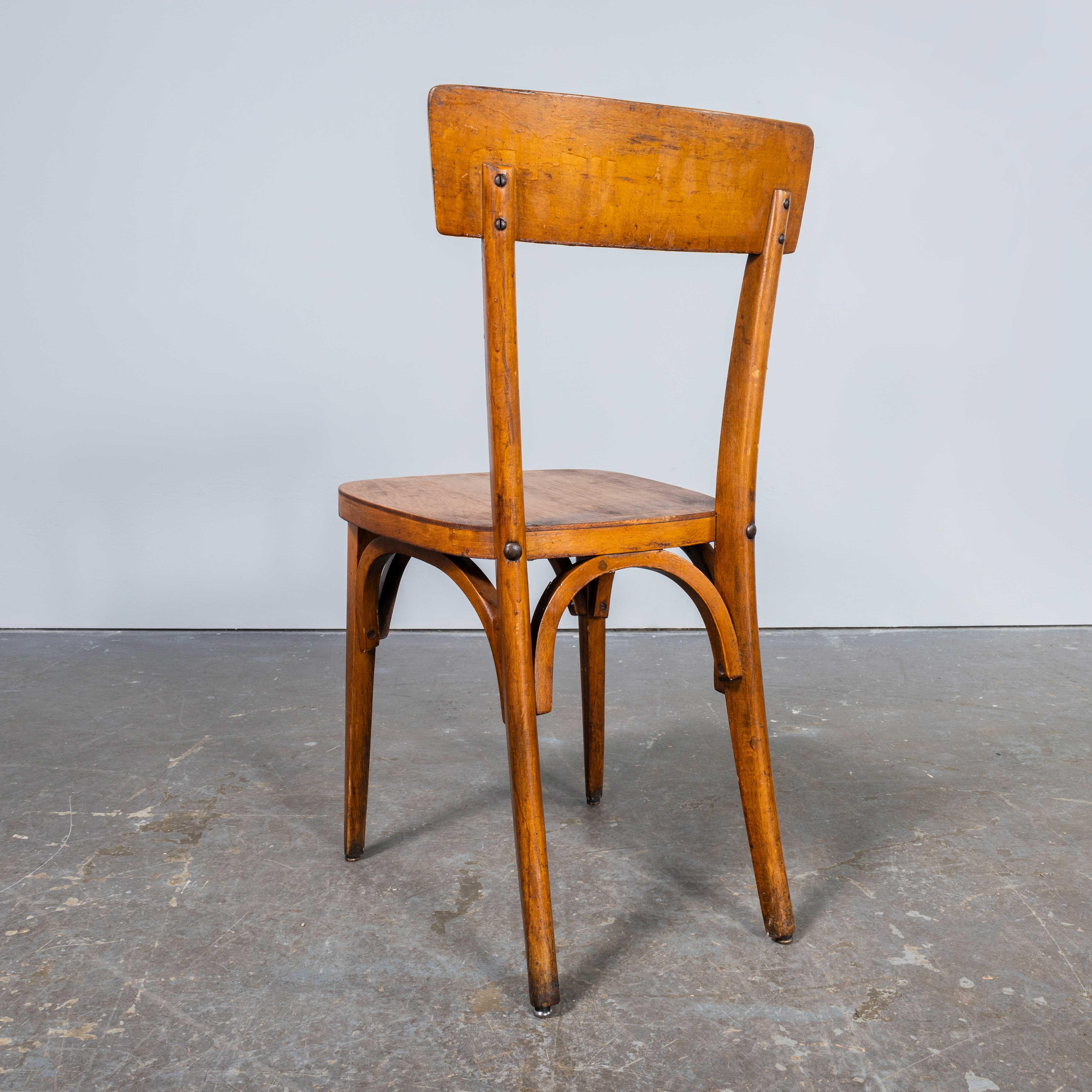 1950's Honey Farbe Baumann Bugholz Esszimmerstühle - Satz von neun (Mitte des 20. Jahrhunderts) im Angebot