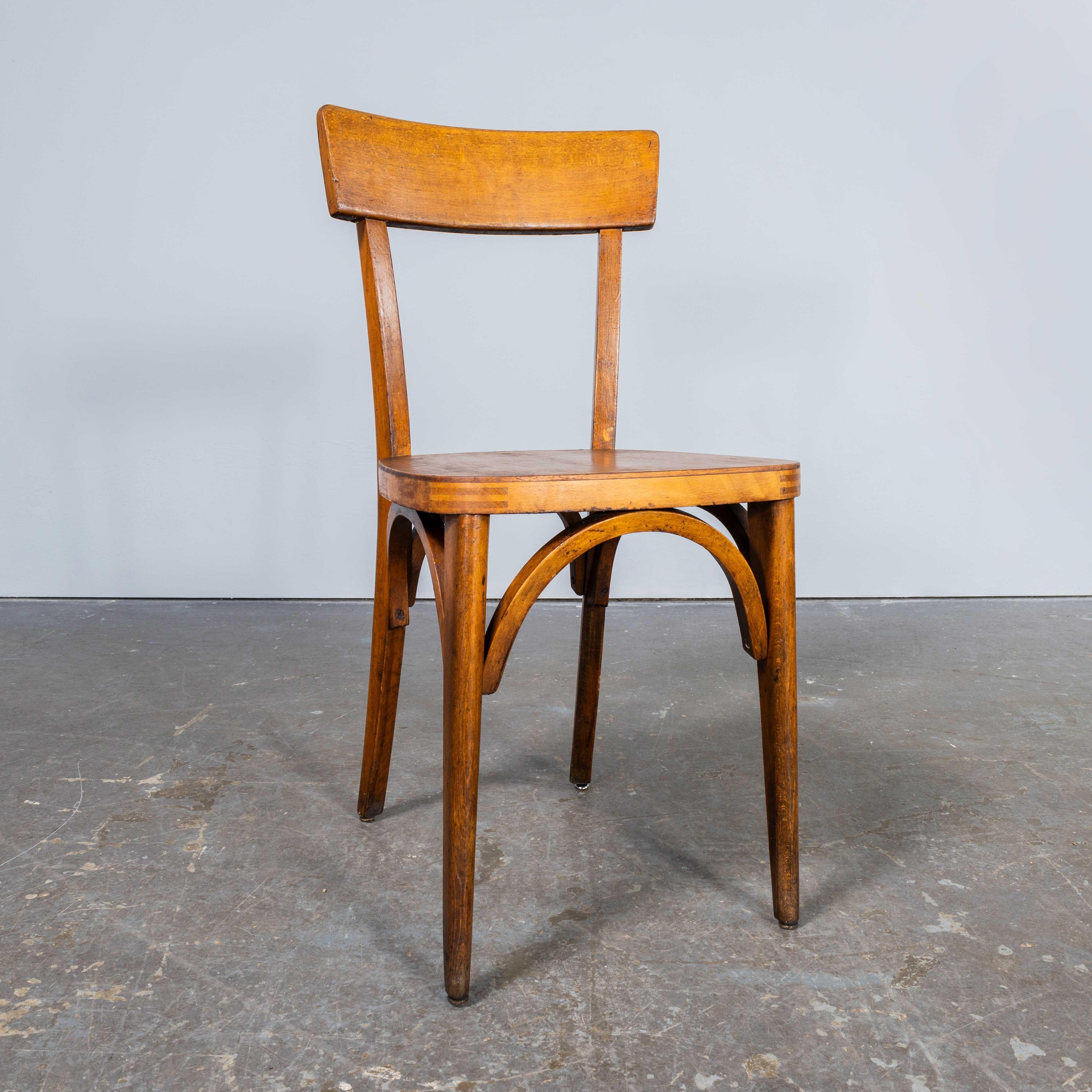 1950's Honey Farbe Baumann Bugholz Esszimmerstühle - Satz von neun (Buchenholz) im Angebot