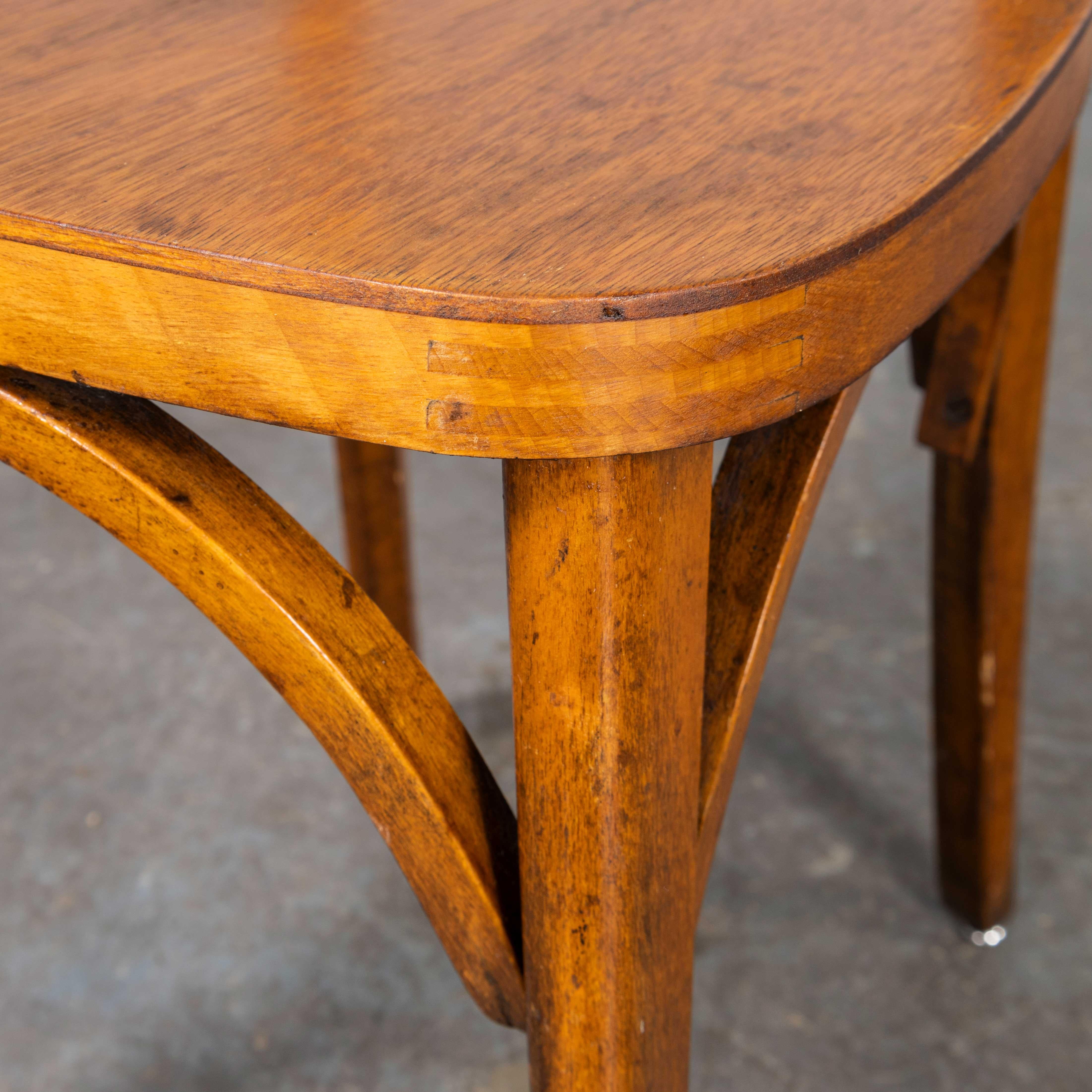 1950's Honey Farbe Baumann Bugholz Esszimmerstühle - Satz von neun im Angebot 2