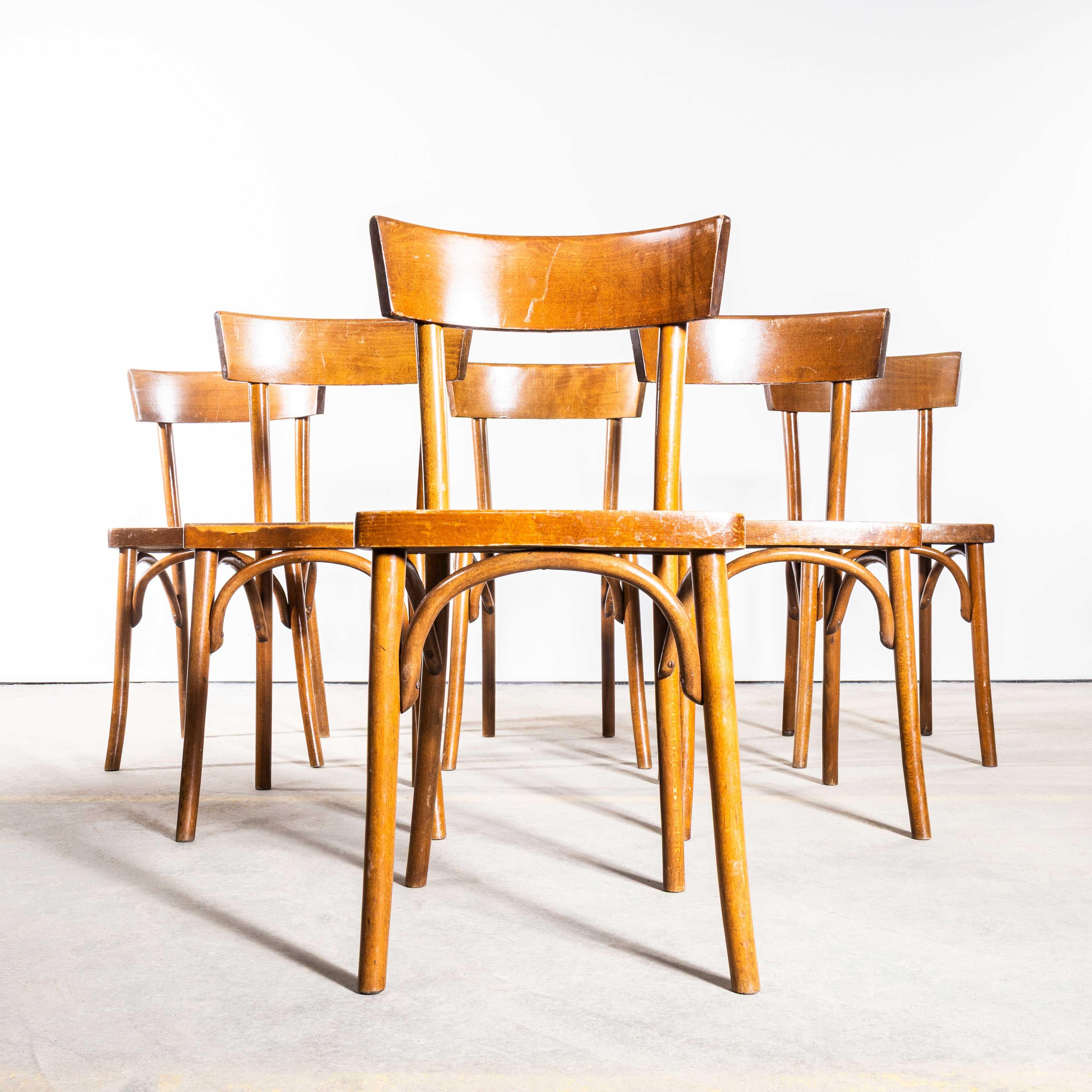 Sedie da pranzo Baumann a barra singola in legno bentwood degli anni '50 color miele - Buona quantità AV One In condizioni buone in vendita a Hook, Hampshire