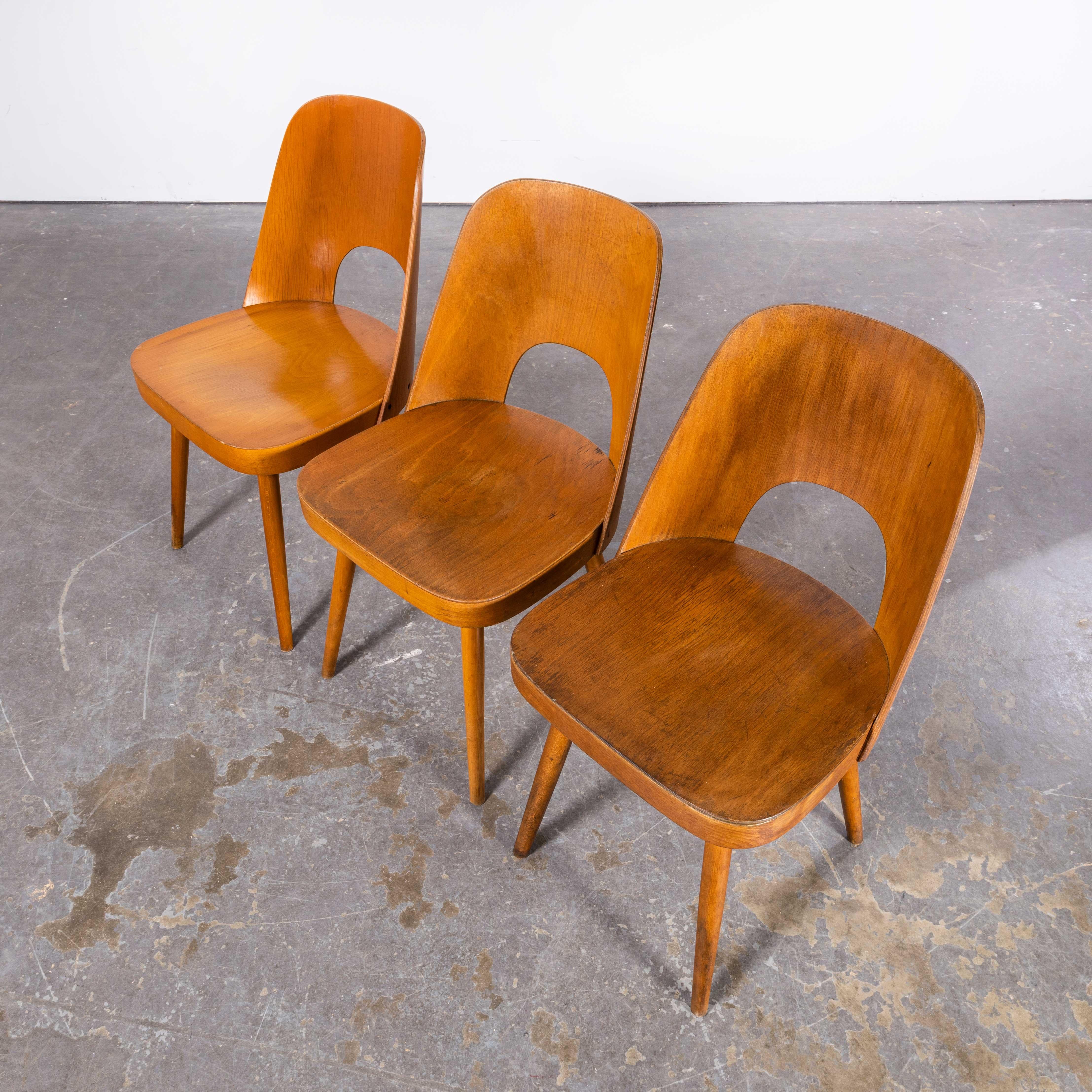 1950s Honey Oak Side Chairs, Oswald Haerdtl Model515, Set of Three For Sale 5