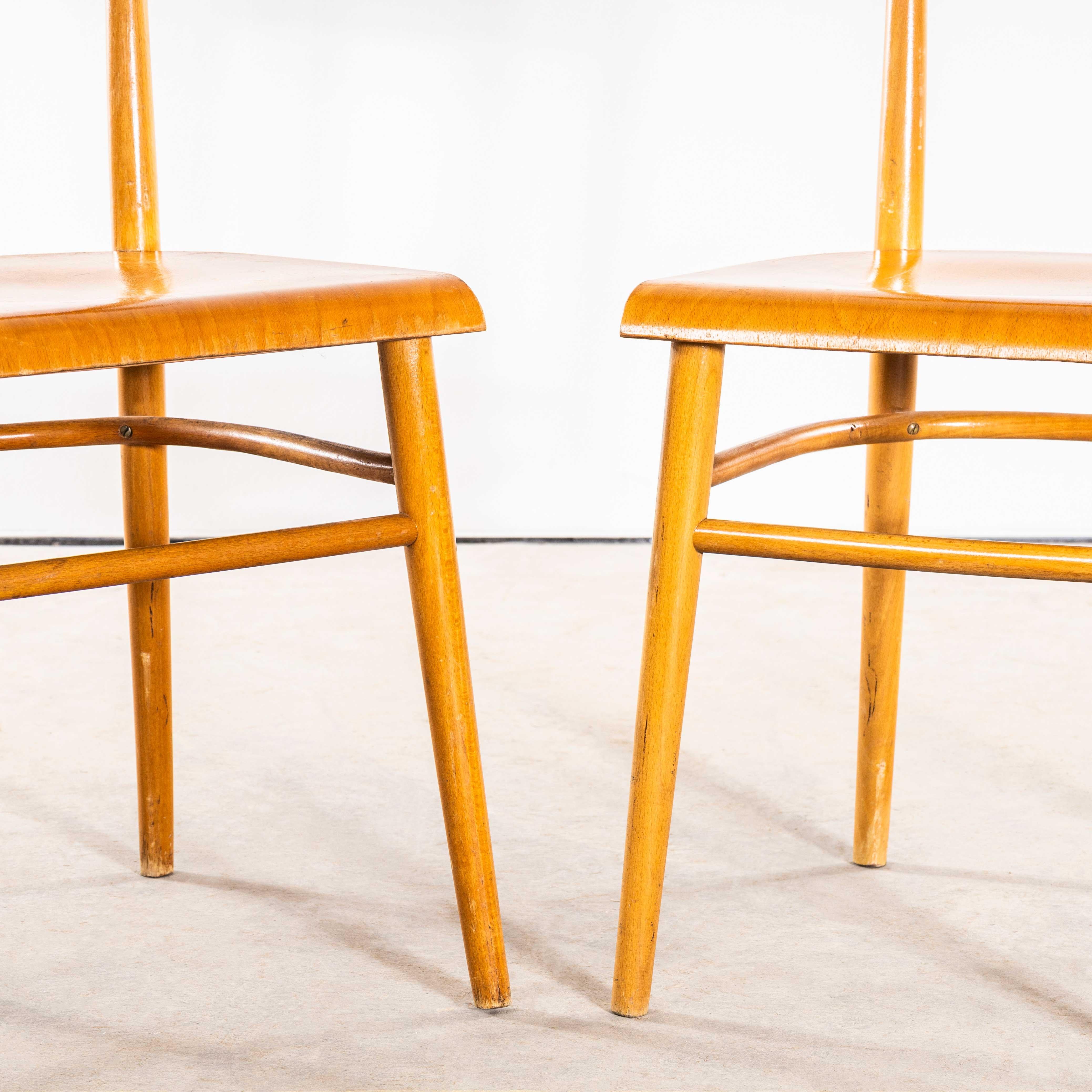 Sedie da pranzo a barra singola in Oak del 1950 con sedile piatto a bordi curvi - Coppia In condizioni buone in vendita a Hook, Hampshire