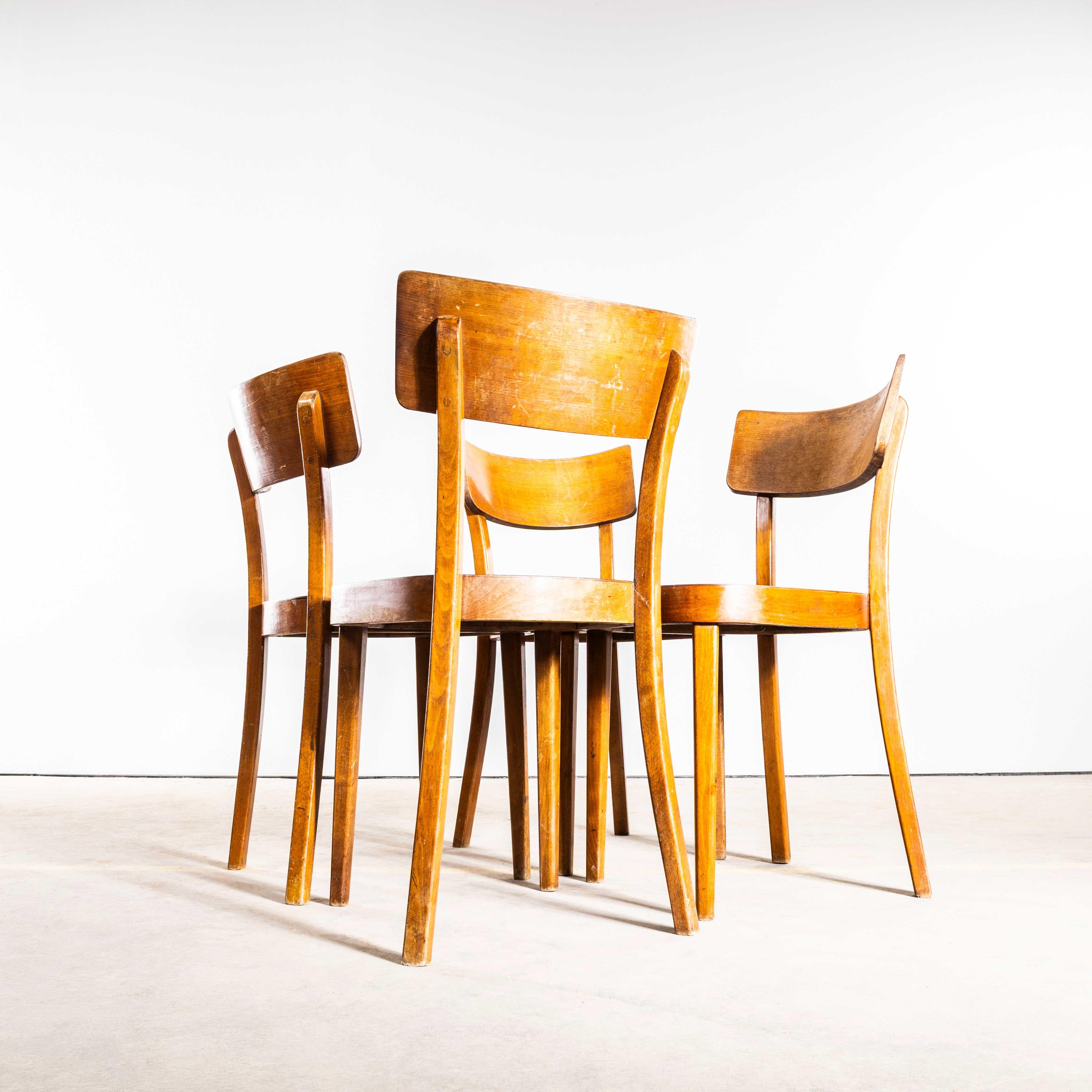 1950's Honey Oak Solid Backed Dining Chairs - Satz von vier (Eichenholz) im Angebot