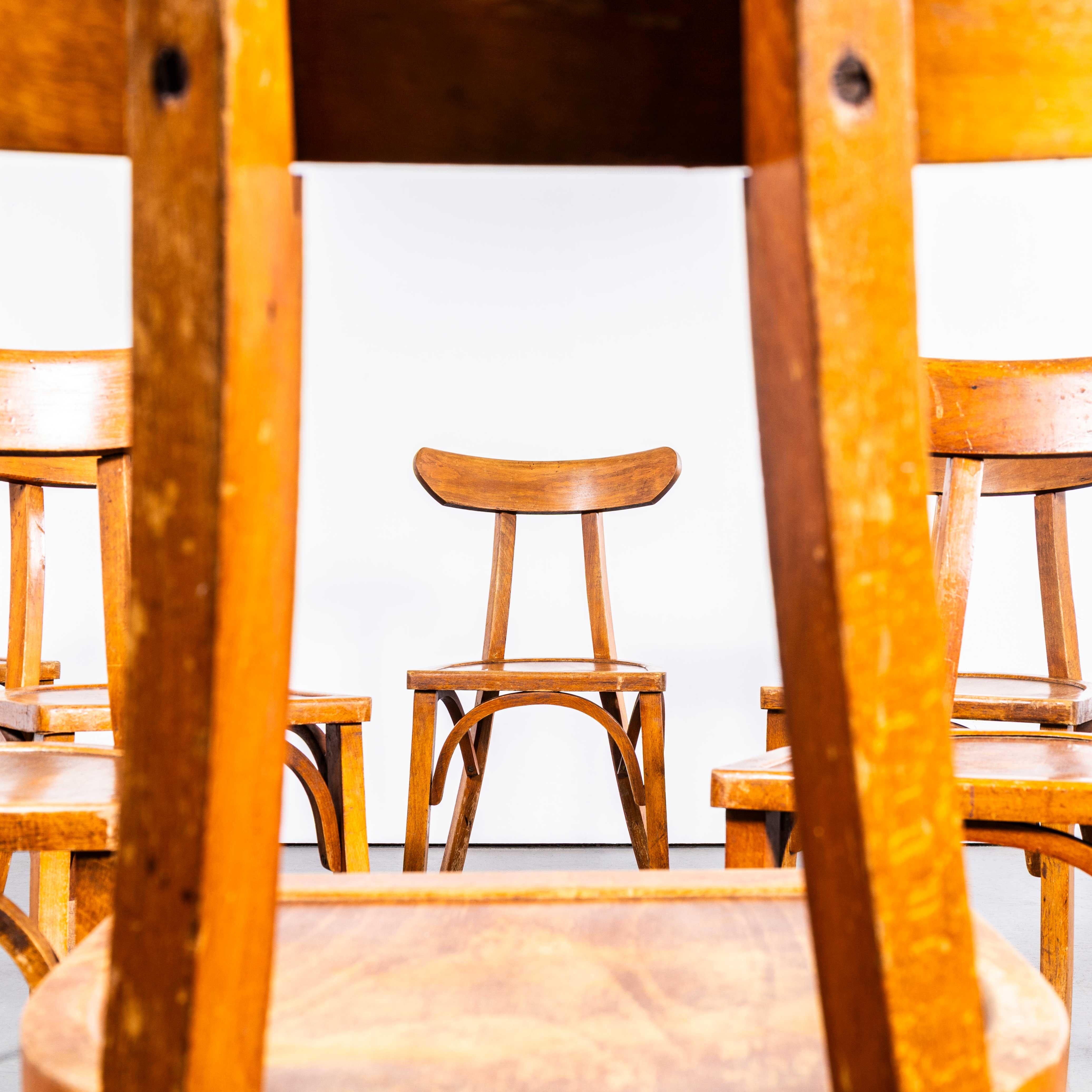 Metà XX secolo Sedia da pranzo a coda di balena in Oak Oak degli anni '50 - set di otto sedie in vendita