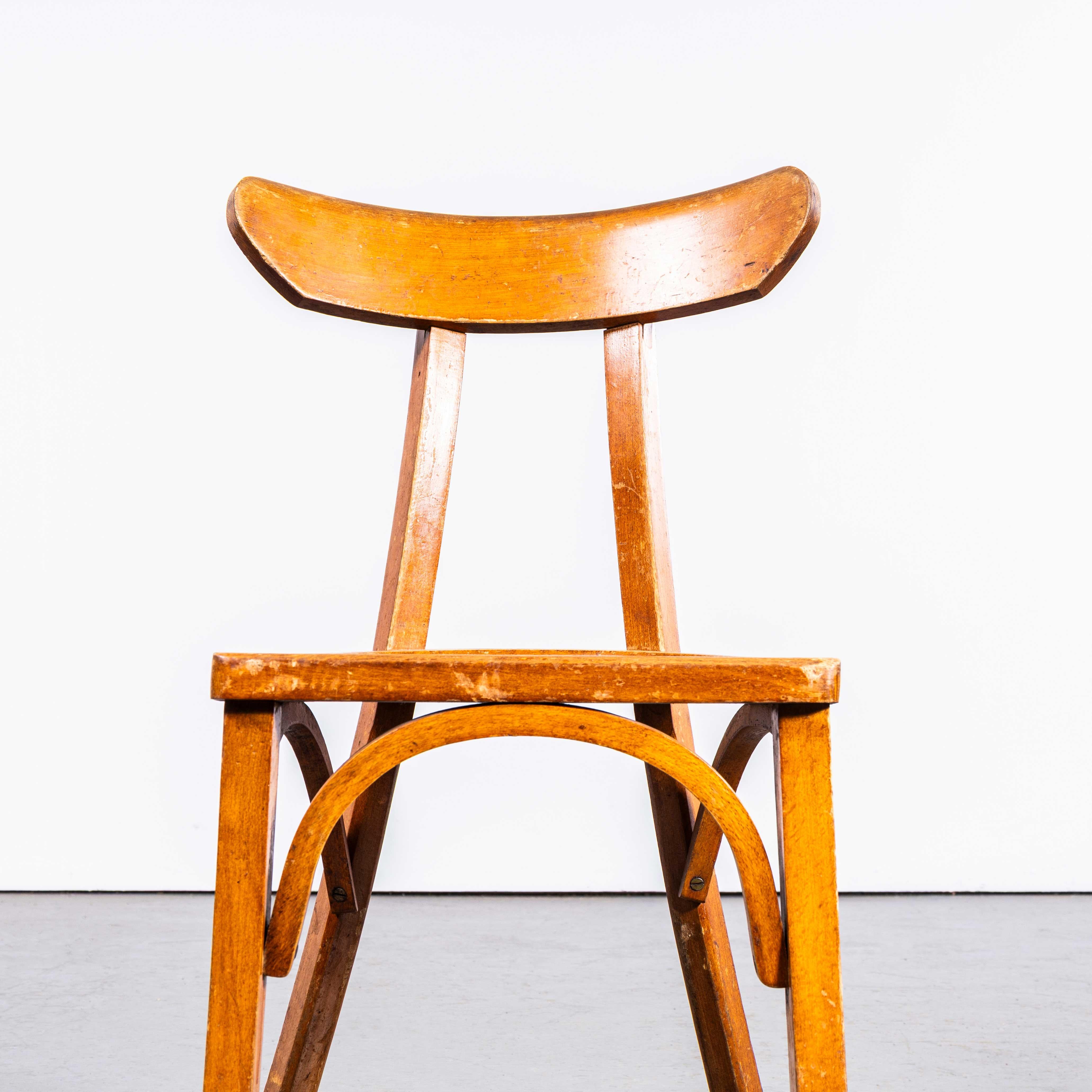 Quercia Sedia da pranzo a coda di balena in Oak Oak degli anni '50 - set di otto sedie in vendita