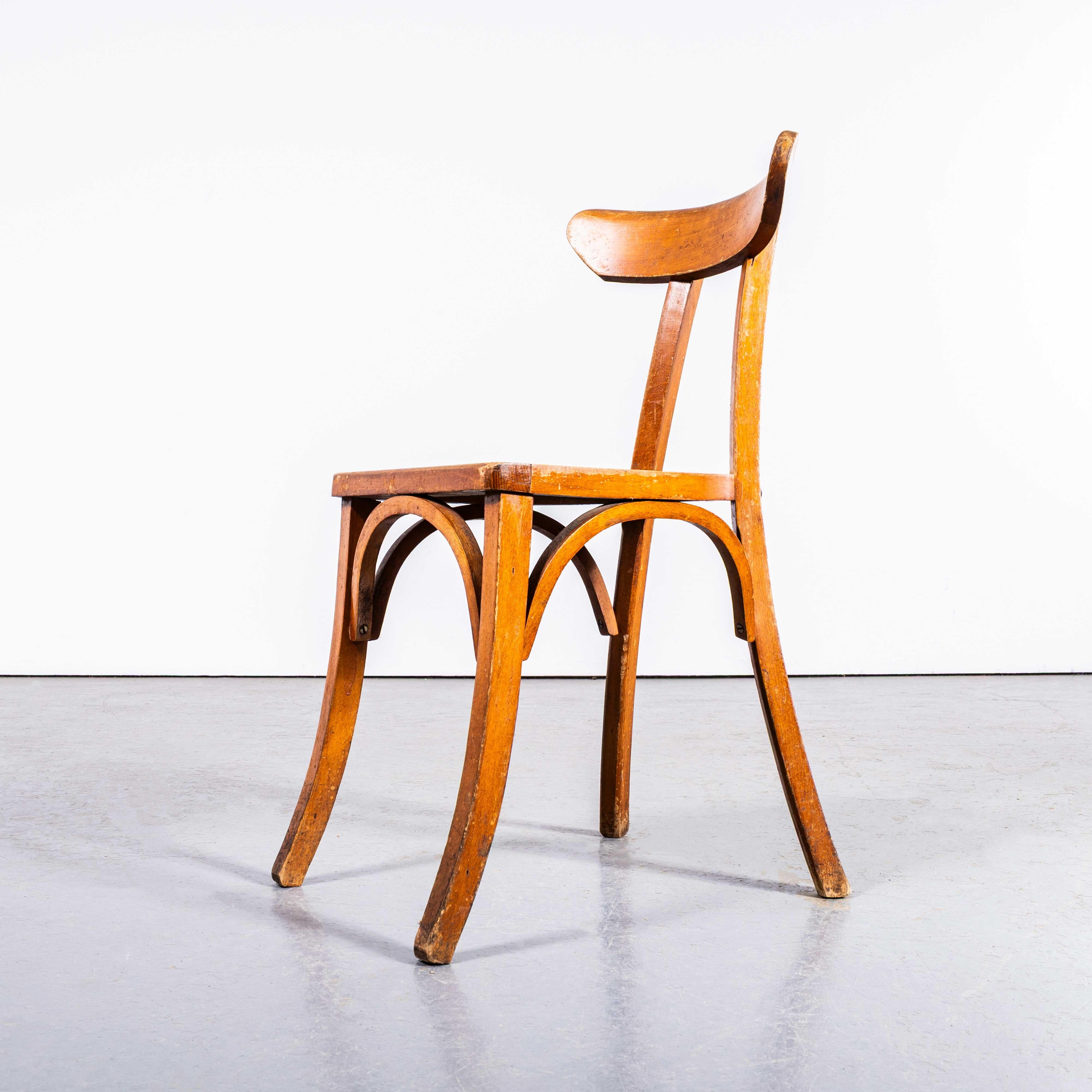 Sedia da pranzo a coda di balena in Oak Oak degli anni '50 - set di otto sedie in vendita 1