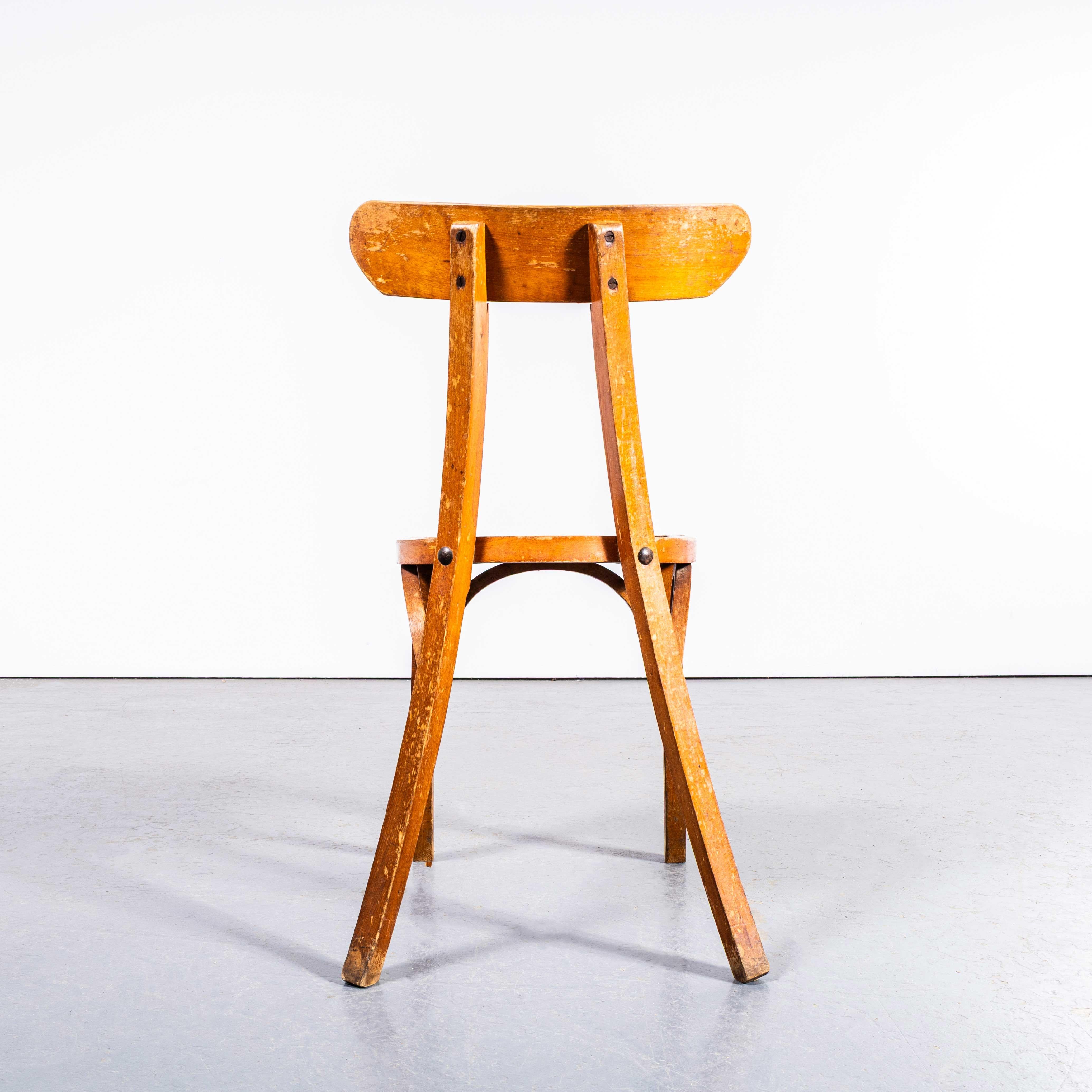 Sedia da pranzo a coda di balena in Oak Oak degli anni '50 - set di otto sedie in vendita 2