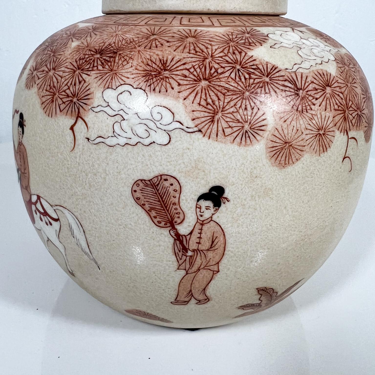 1950s Hong Kong Lovely Porcelain Vase Ginger Jar from Japan 2