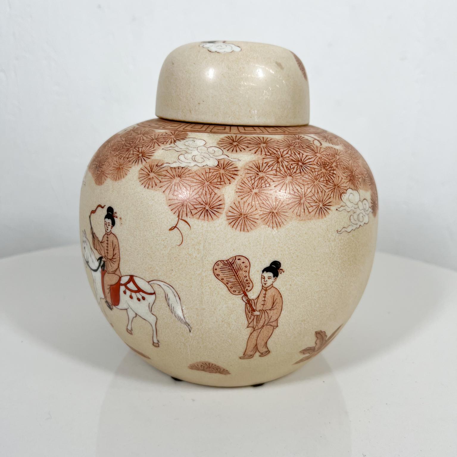 1950s Hong Kong Lovely Porcelain Vase Ginger Jar from Japan 5