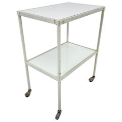 Table d'hôpital des années 1950 / Chariot sur roues avec verre opaxite
