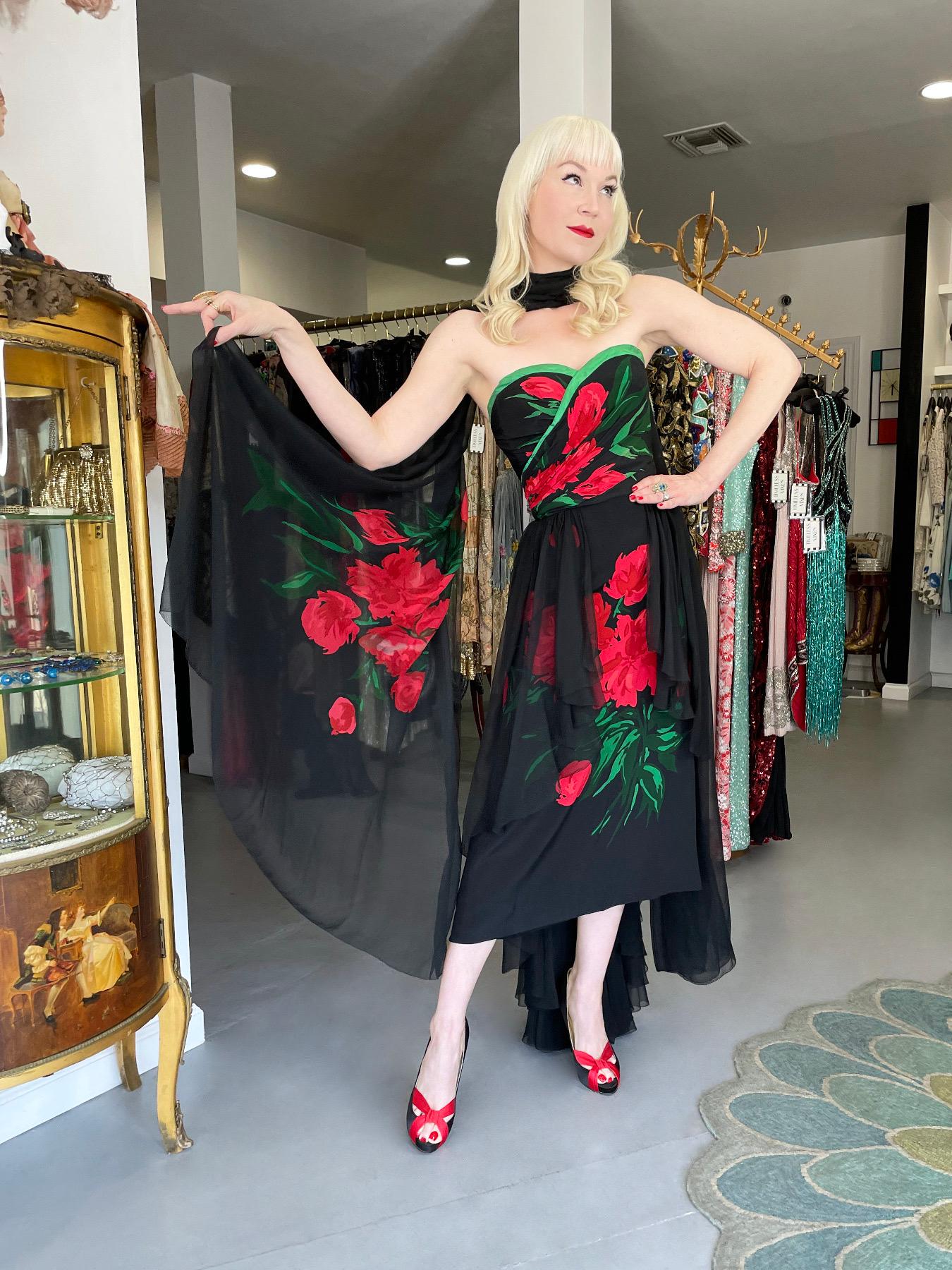 1950's Howard Greer Couture Red Roses Print Silk Strapless High-Low Gown & Shawl For Sale 11