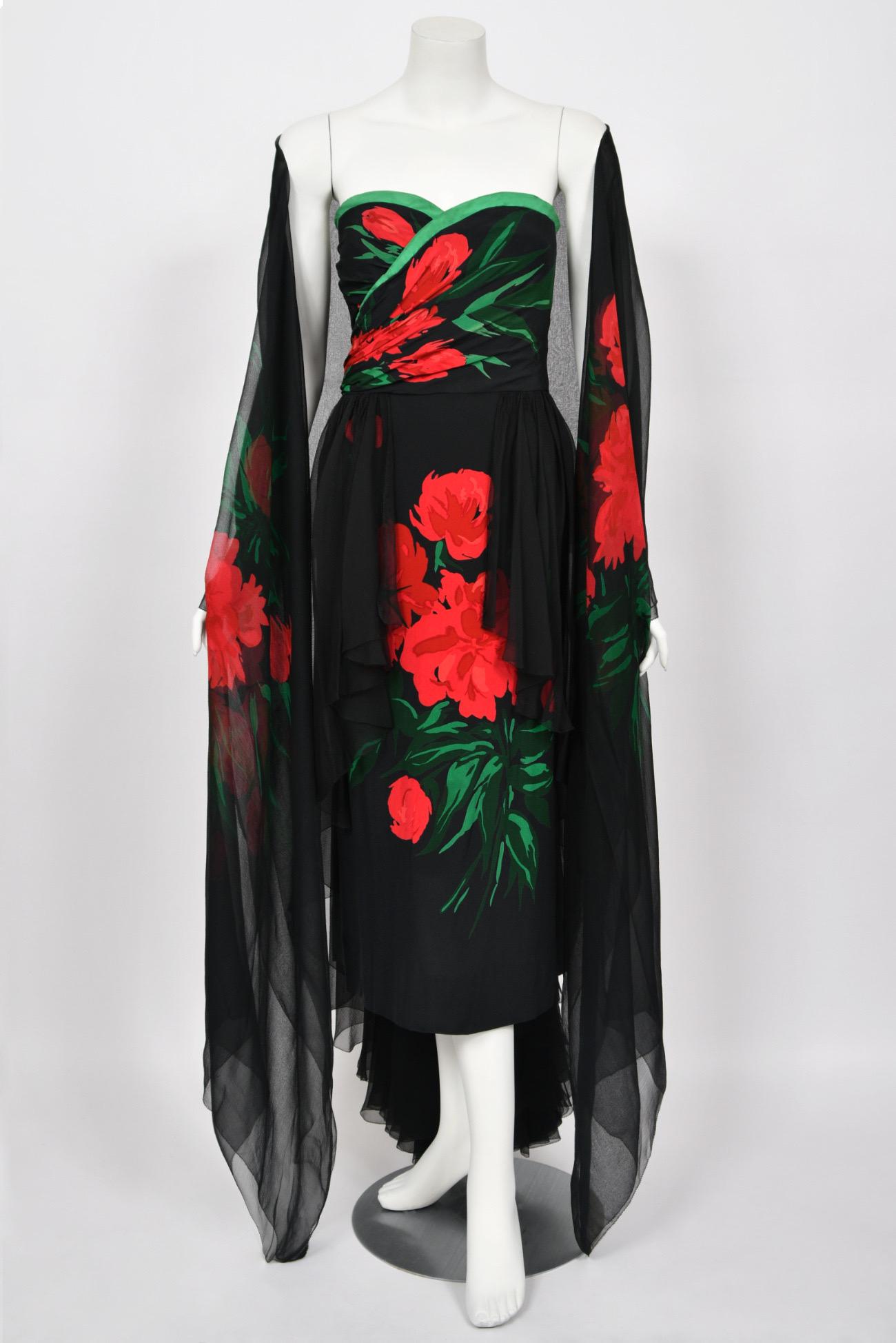 1950's Howard Greer Couture Red Roses Print Silk Strapless High-Low Gown & Shawl For Sale 1