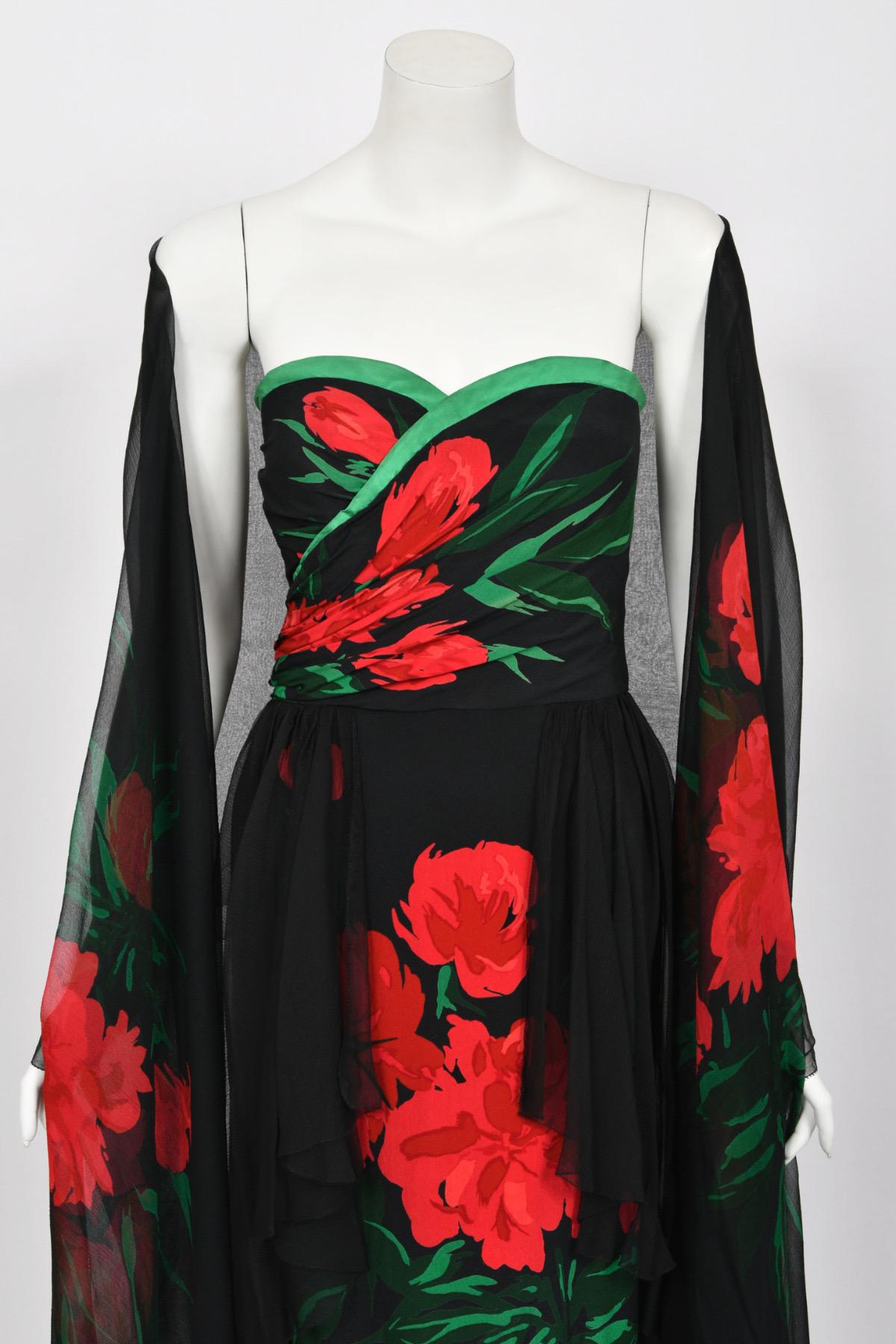 1950's Howard Greer Couture Red Roses Print Silk Strapless High-Low Gown & Shawl For Sale 2