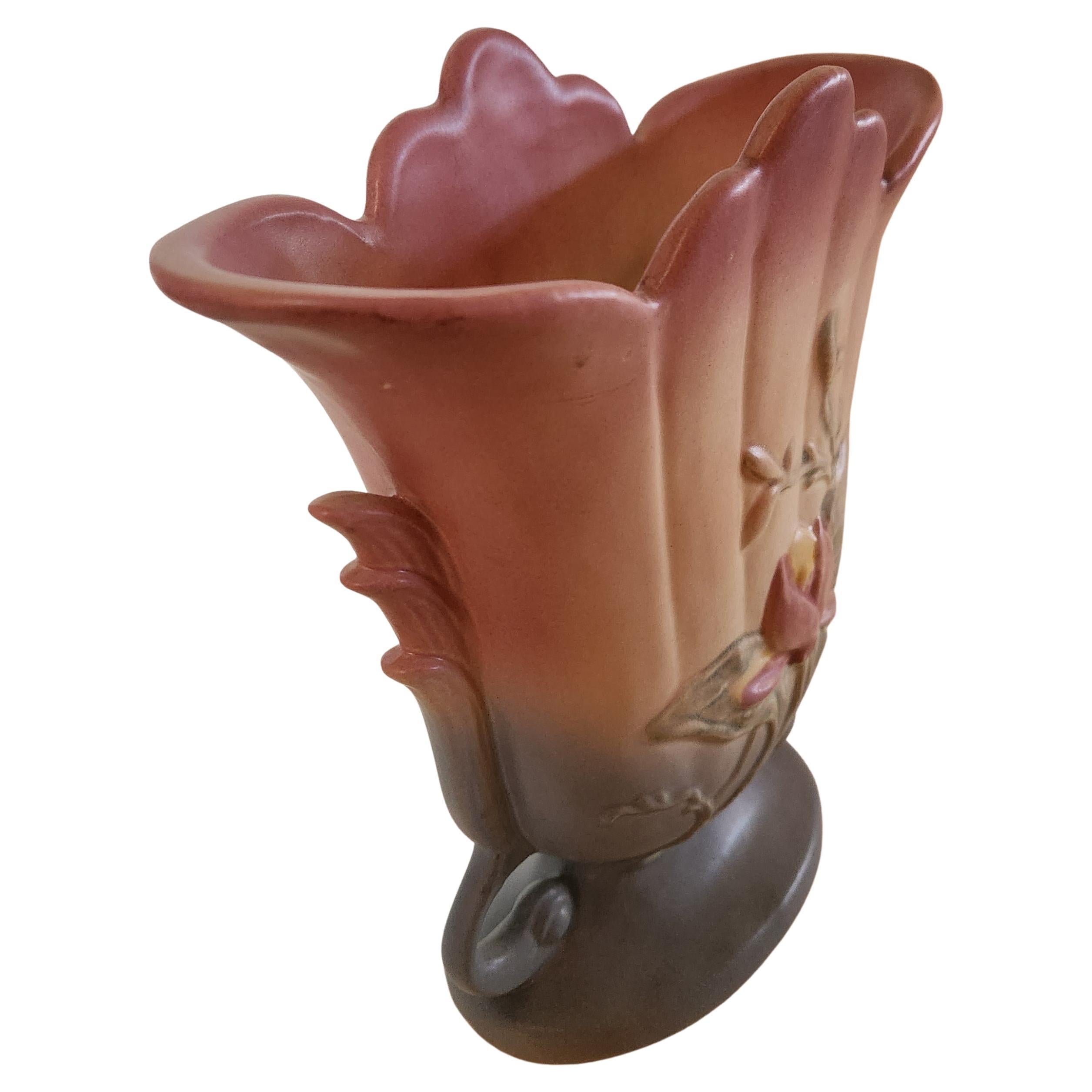 20th Century 1950s Hull Pottery Pink Vase Art Deco Double Handle For Sale