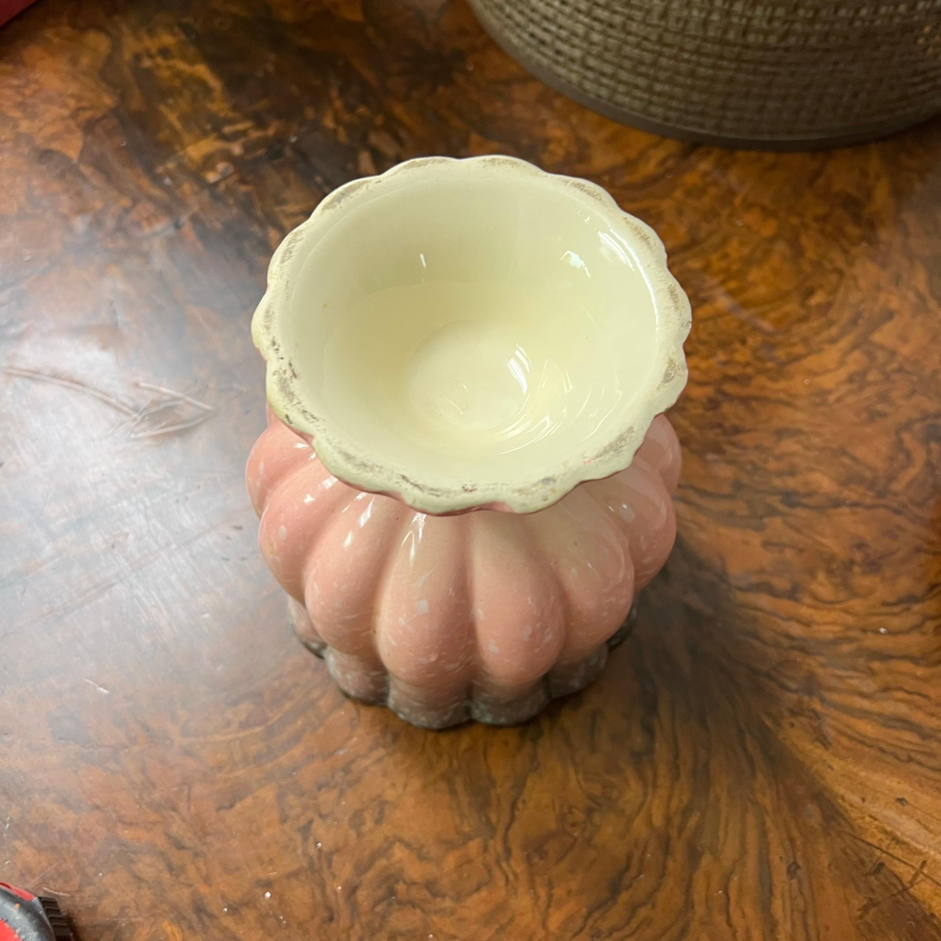 1950s Hull Pottery Pink and Turquoise Footed Planter For Sale 7