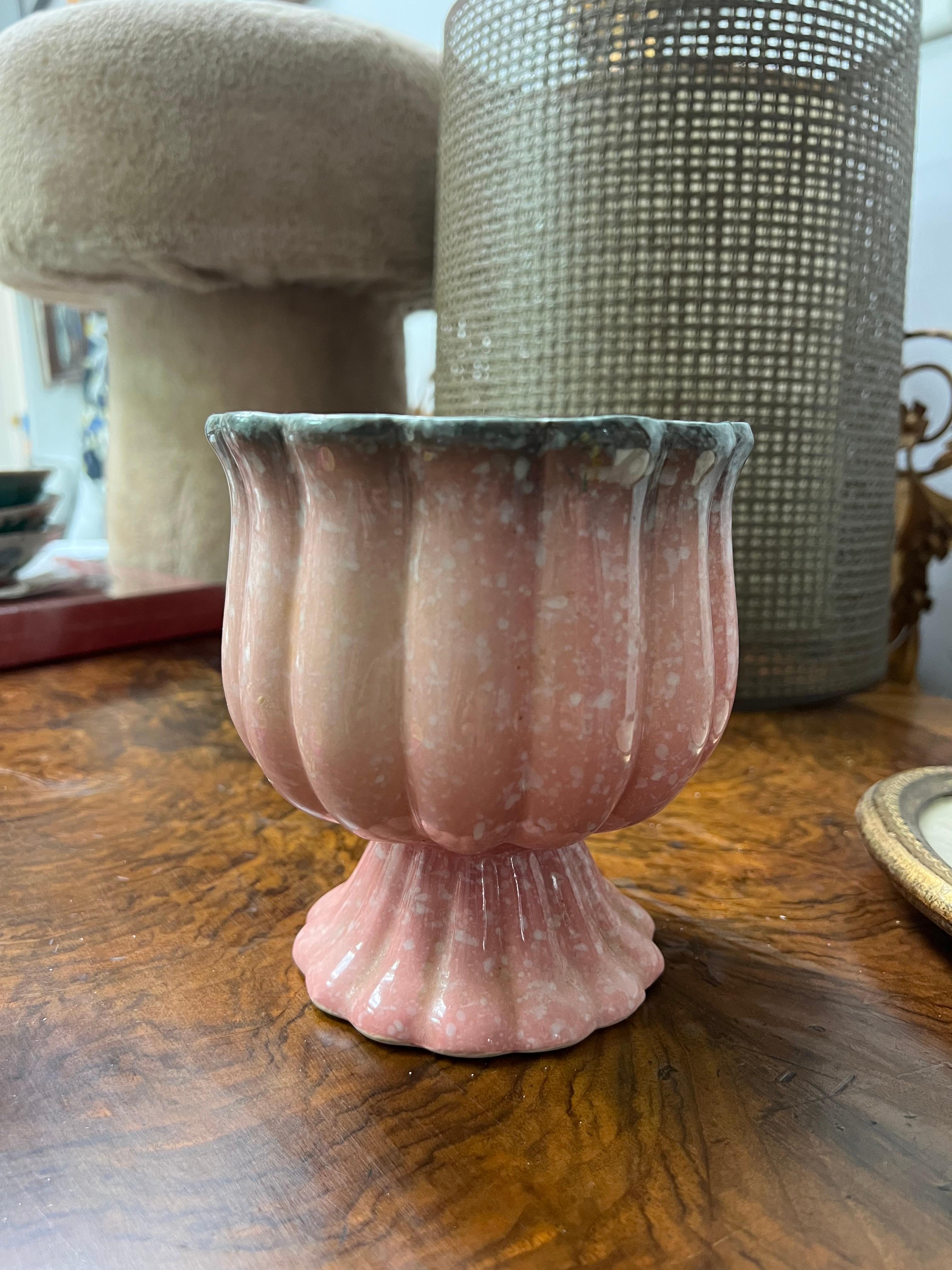 Hull Pottery footed pink turquoise ribbed urn planter vase speckled woodland. Great mid mod piece for your collection! No chips or cracks.