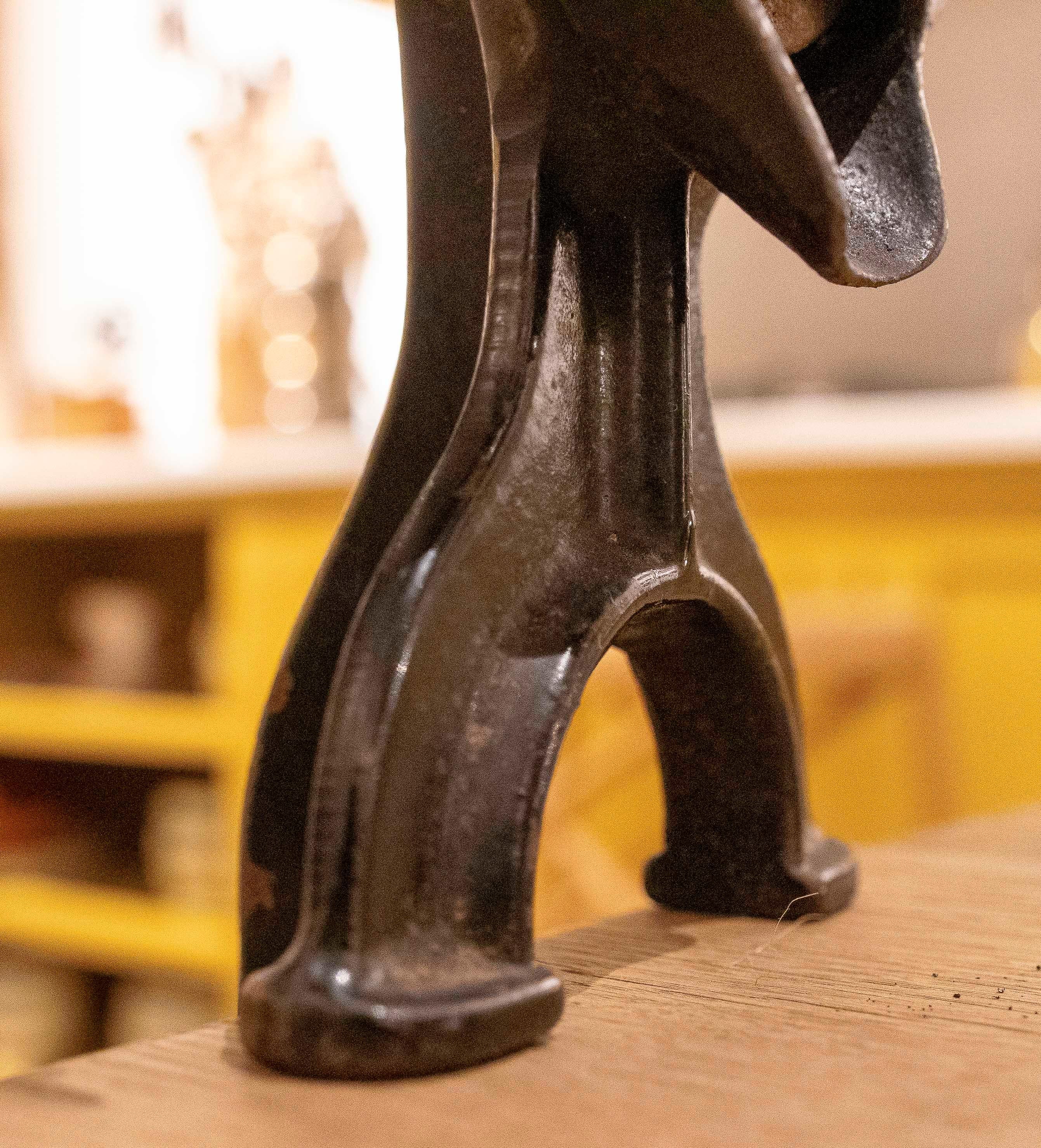 Meuleuse en fer de marque Husqvarna des années 1950 avec ancre de table suisse en vente 7