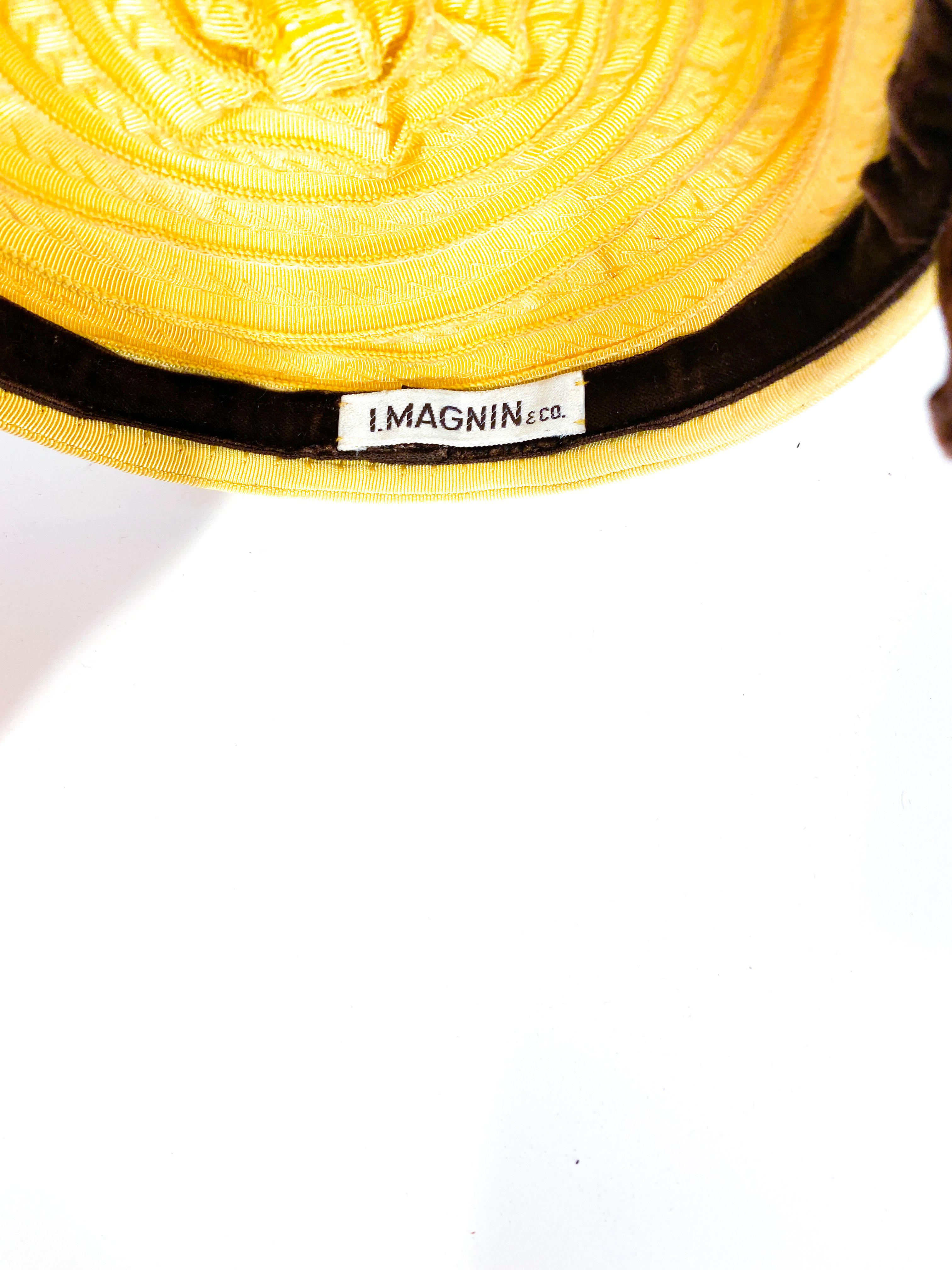 Cappello I. Magnin giallo con gros grain arrotolato, anni '50 in vendita 2
