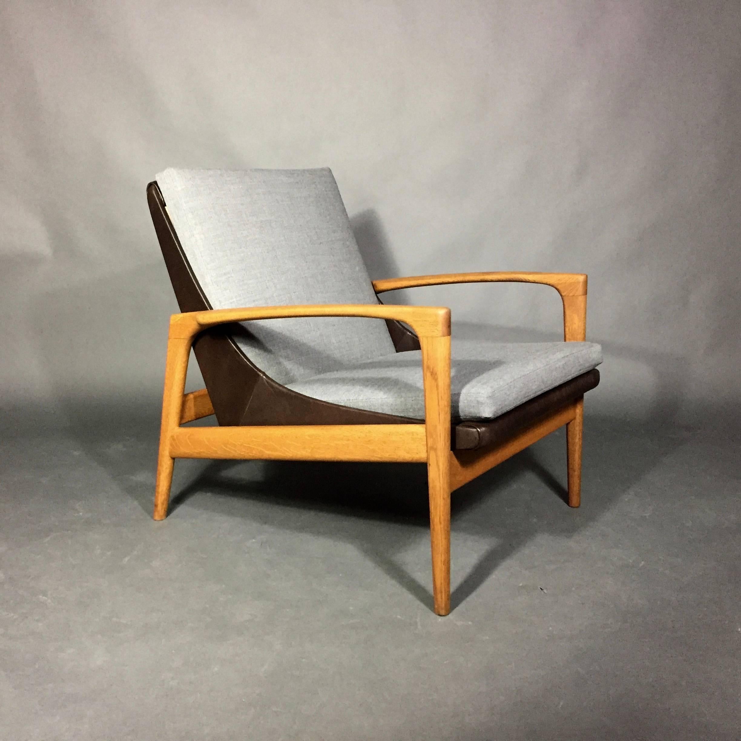 Swedish 1950s Ib Kofod-Larsen Attributed Lounge Chair, AB Trensums, Sweden For Sale
