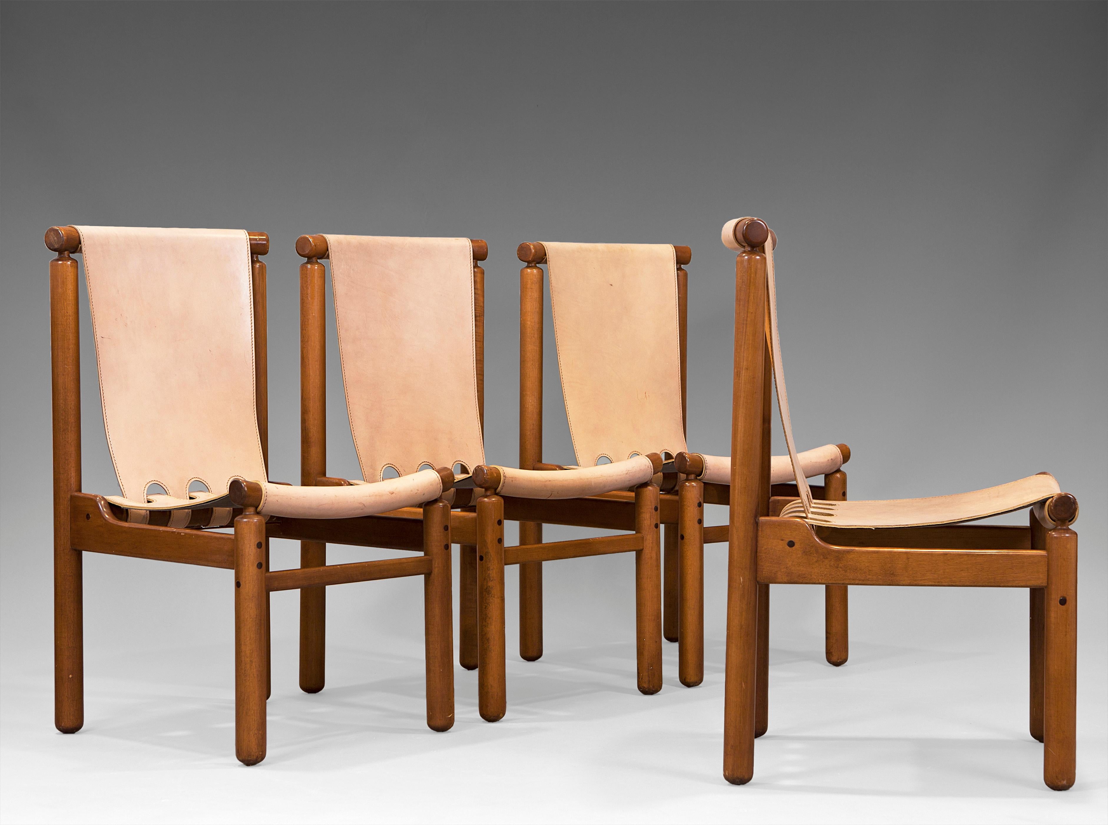 1950er Ilmari Tapiovaara Stühle aus Leder und Buche (Moderne der Mitte des Jahrhunderts) im Angebot