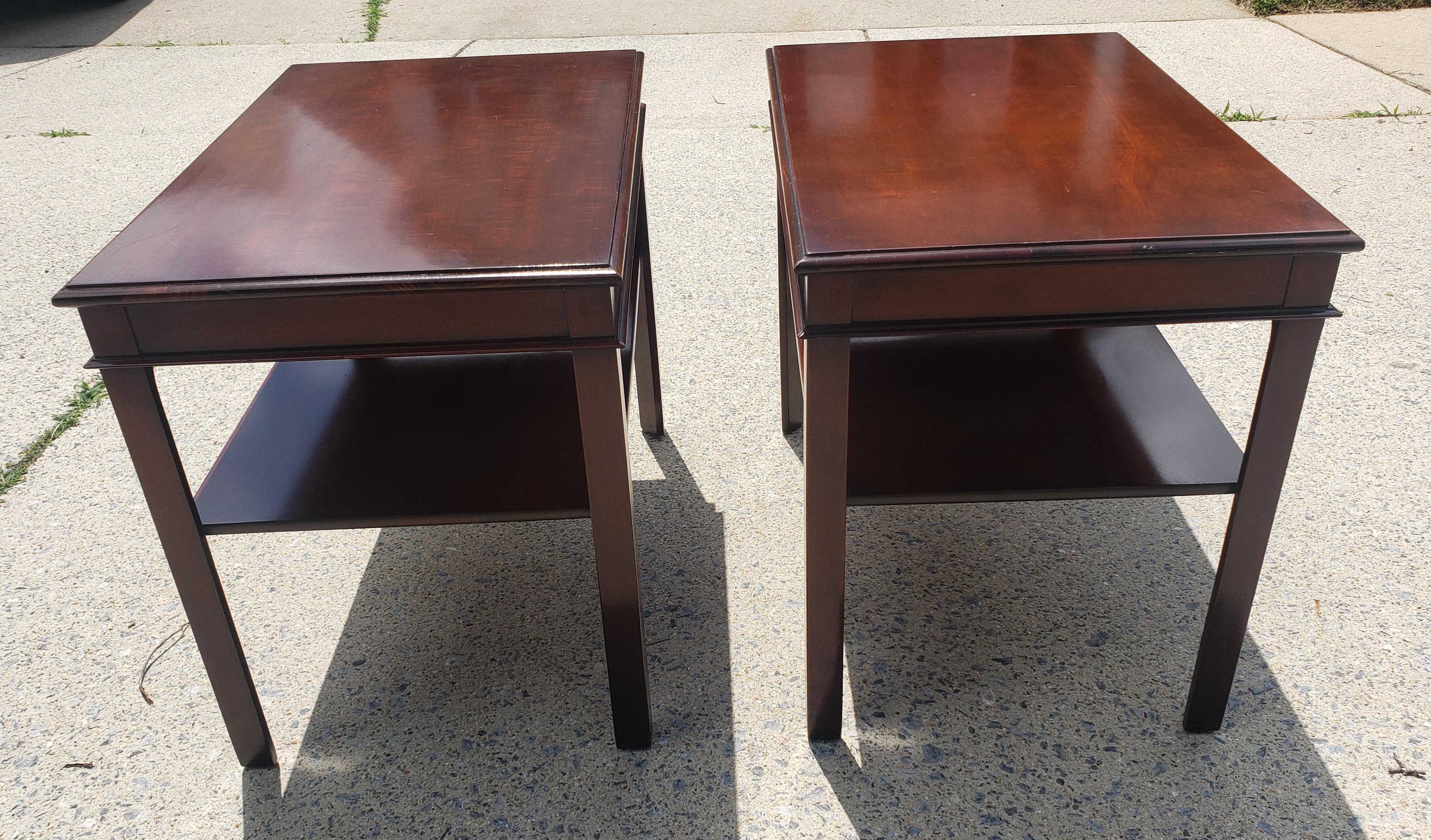 1950s Imperial Grand Rapids Genuine Mahogany Two Tier Side Tables, a pair In Good Condition For Sale In Germantown, MD