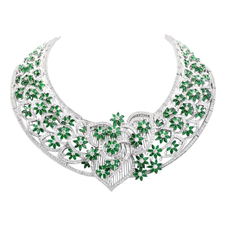 1950s Impressive Lace Deco Design Diamond Emerald Necklace For Sale