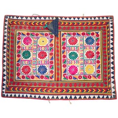 décorations de mariage indiennes des années 1950 en soie cousues à la main avec des couleurs vibrantes