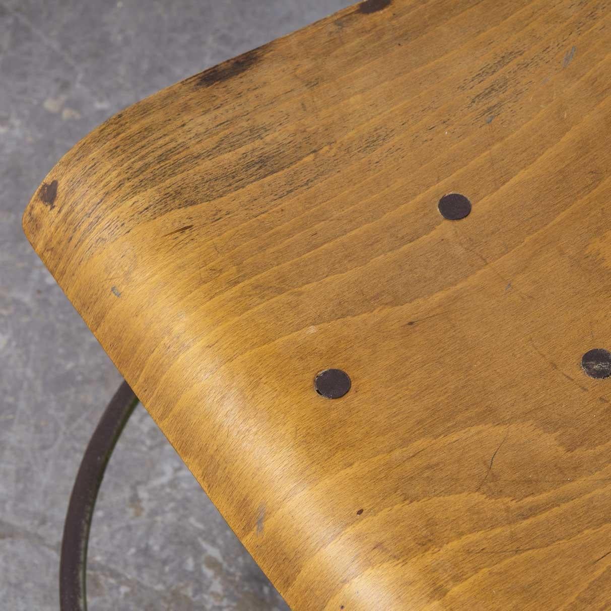 Chaise pivotante industrielle tchèque des années 1950 - (1767) en vente 3