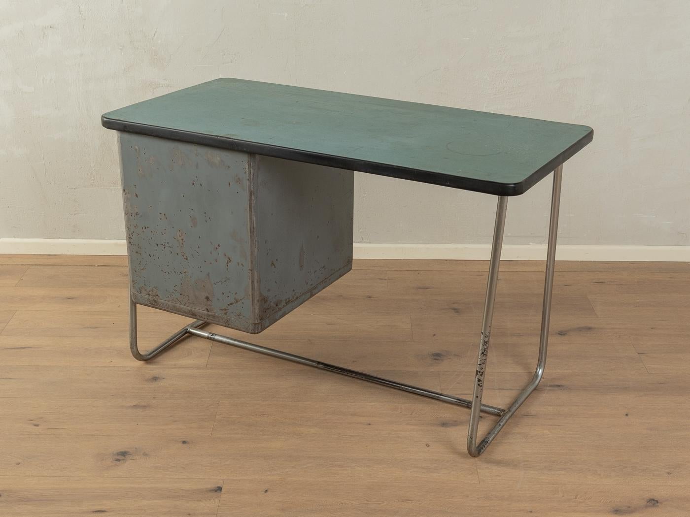 Mid-Century moderno Scrivania industriale degli anni '50 in vendita