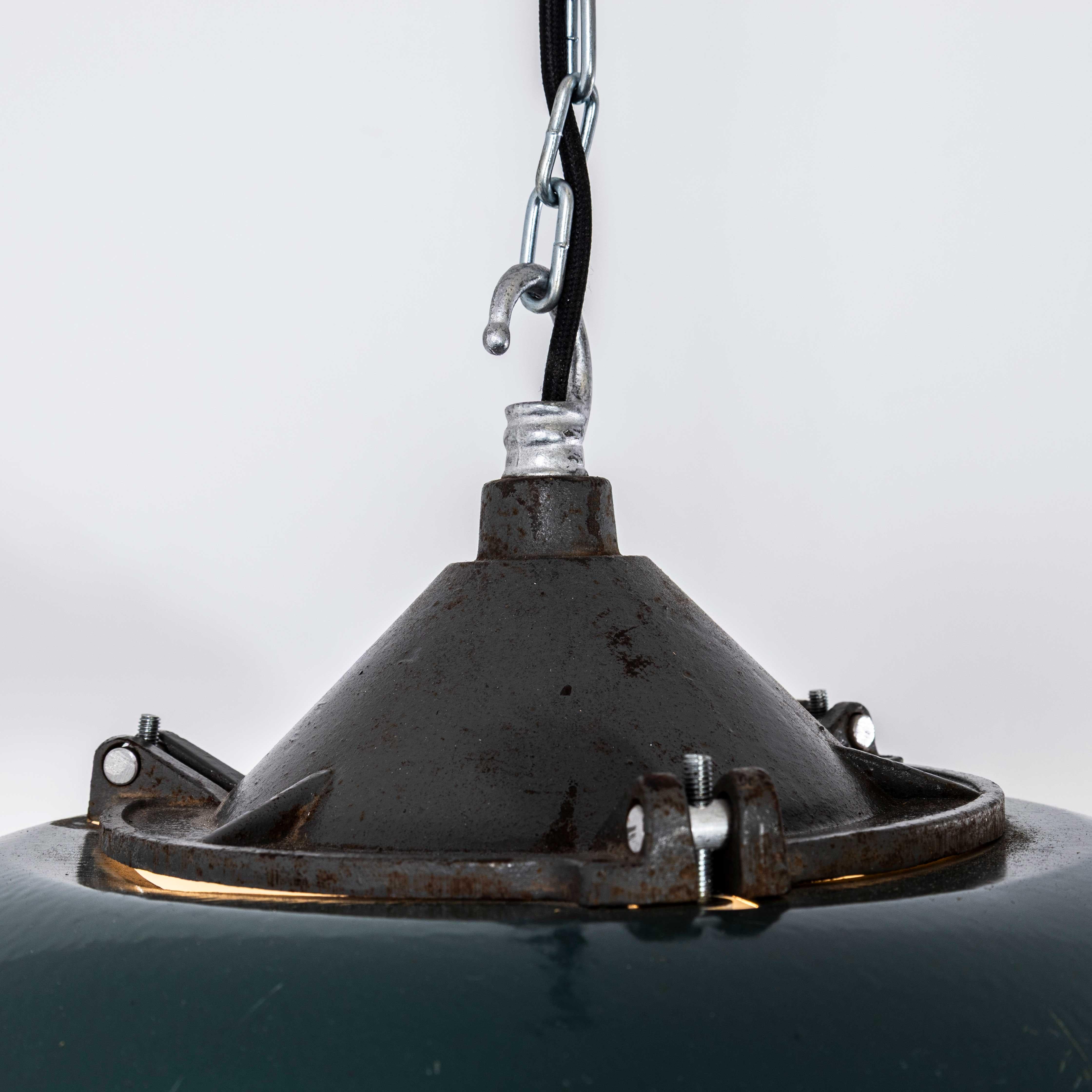 1950's Industrial Green Disc Pendant Lamps In Good Condition For Sale In Hook, Hampshire