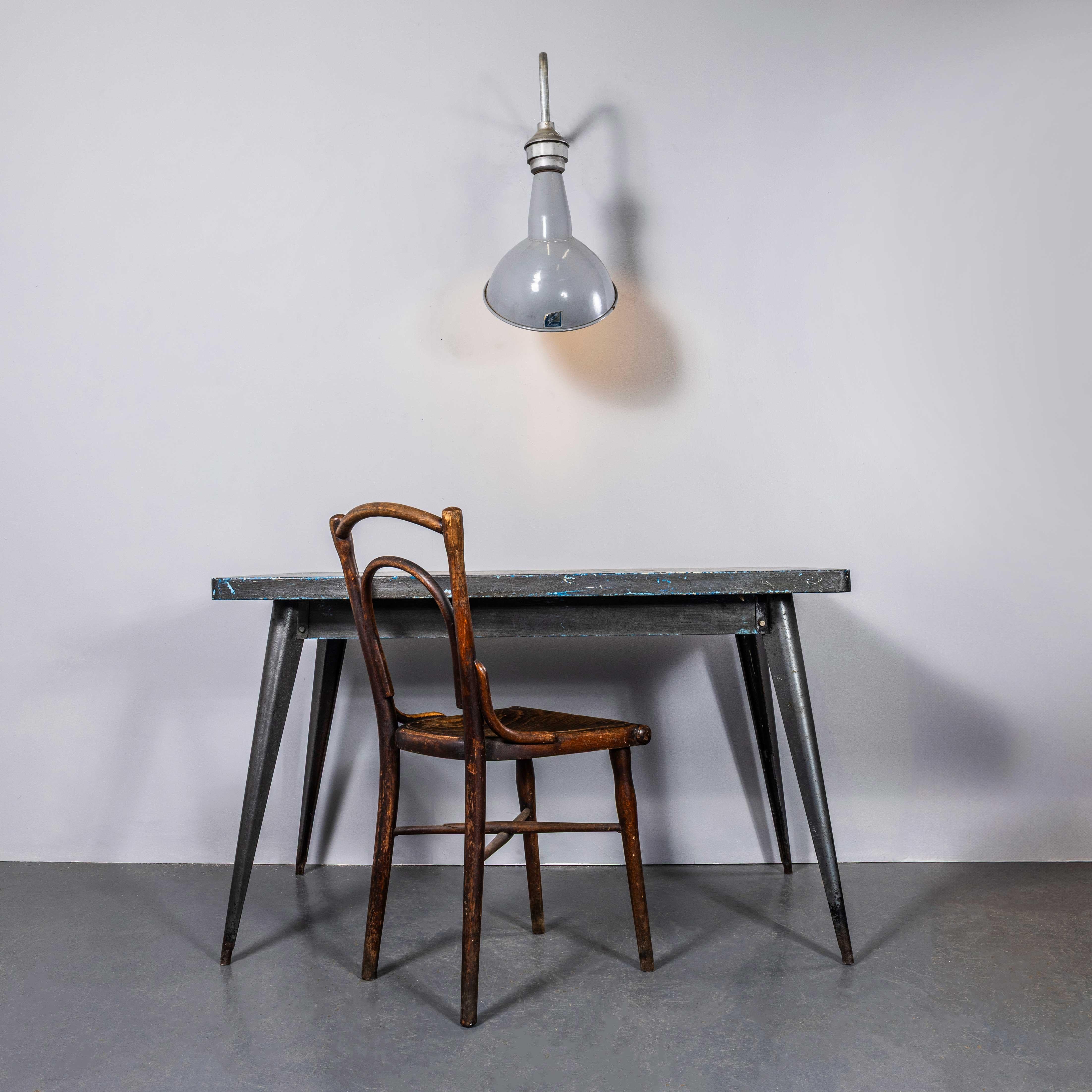 Lámparas parabólicas esmaltadas Benjamin Crysteel Gris Industrial de los años 50 Inglés en venta