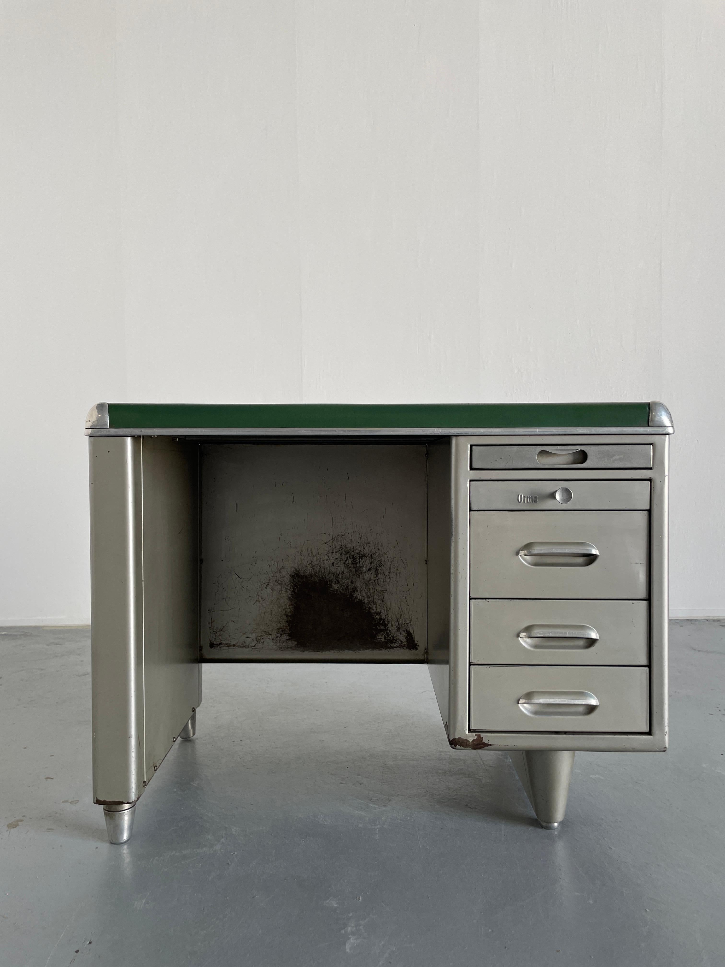 1950s Industrial Single Bank Steel Tanker Desk by Orma Milano, Italy In Good Condition For Sale In Zagreb, HR