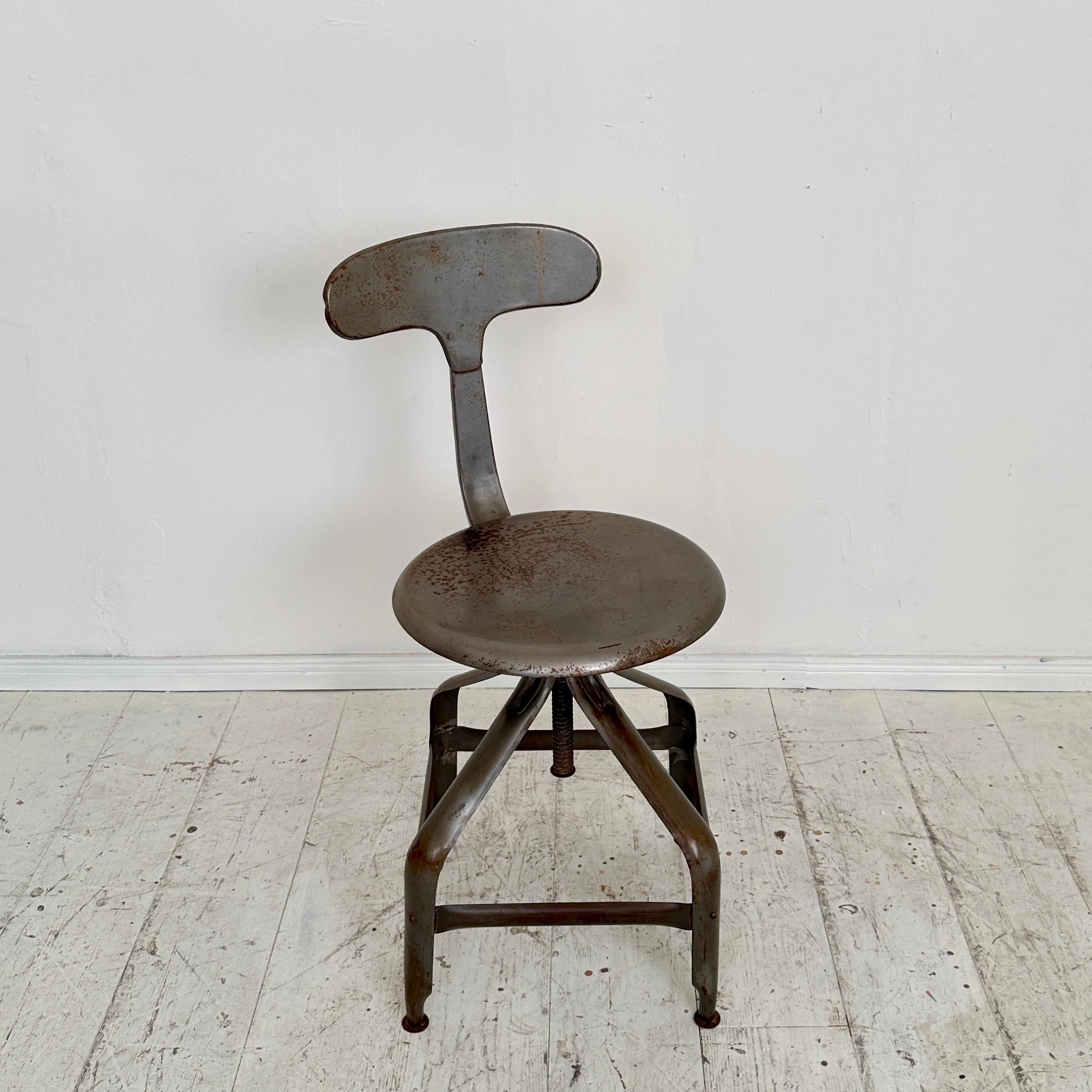 1950s Industrial Swivel Chair in Metal For Sale 7